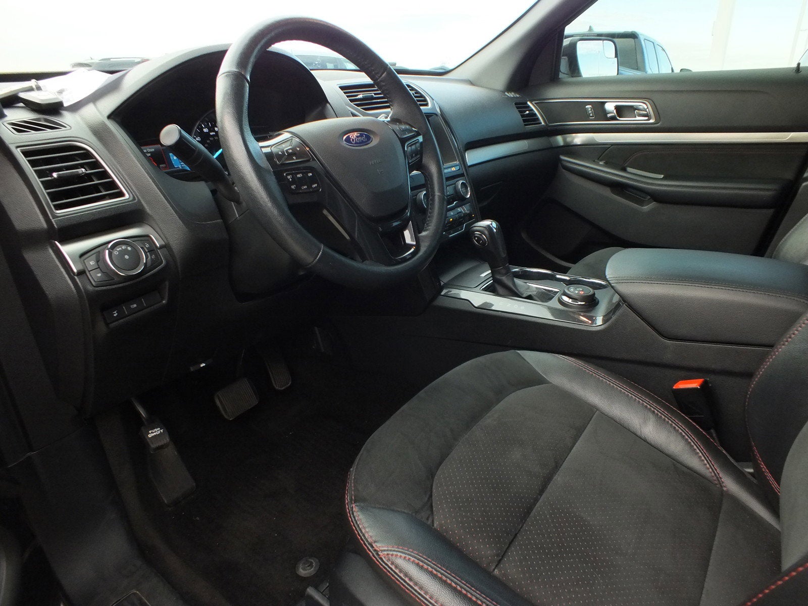 2018 Ford Explorer XLT AWD *CLEAN CARFAX!*