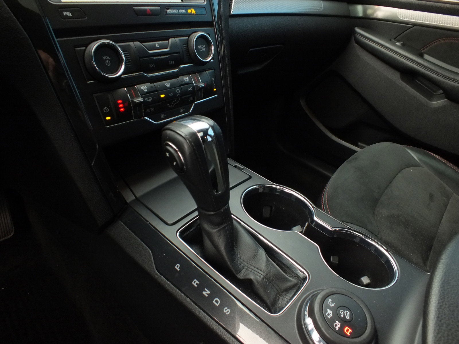 2018 Ford Explorer XLT AWD *CLEAN CARFAX!*