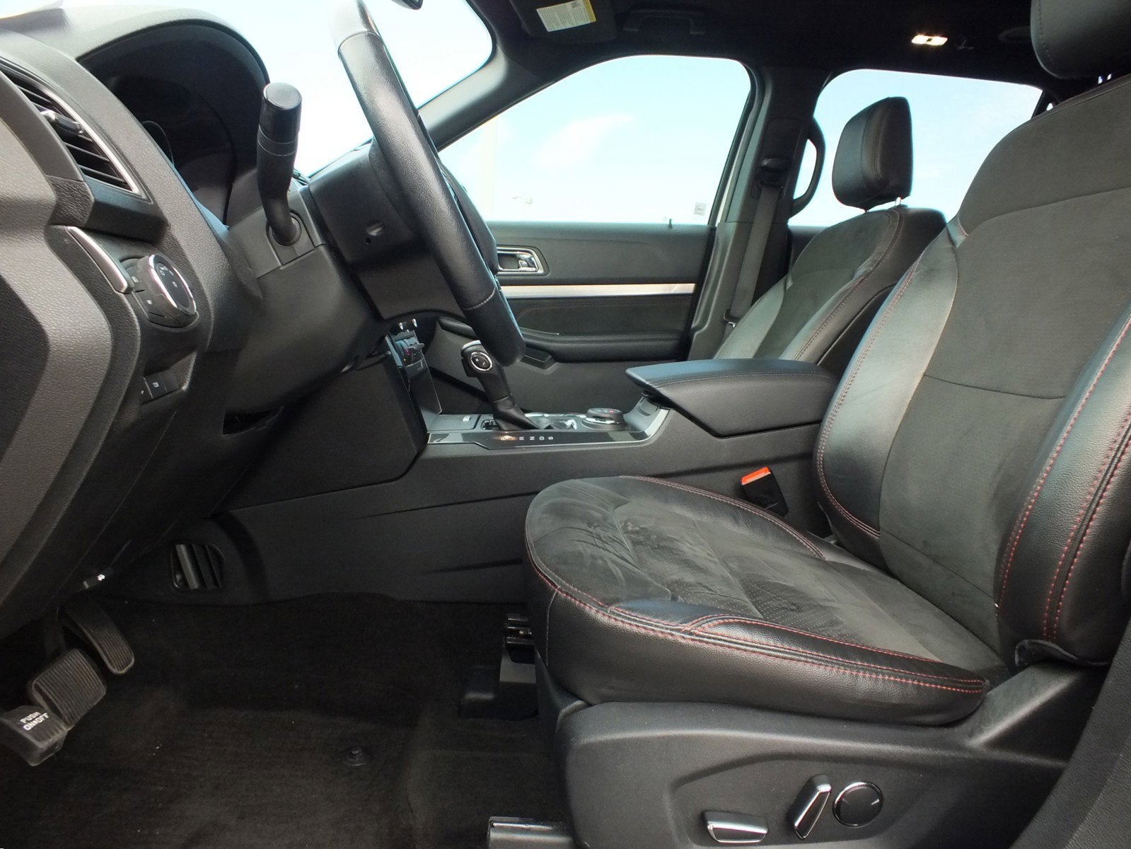 2018 Ford Explorer XLT AWD *CLEAN CARFAX!*