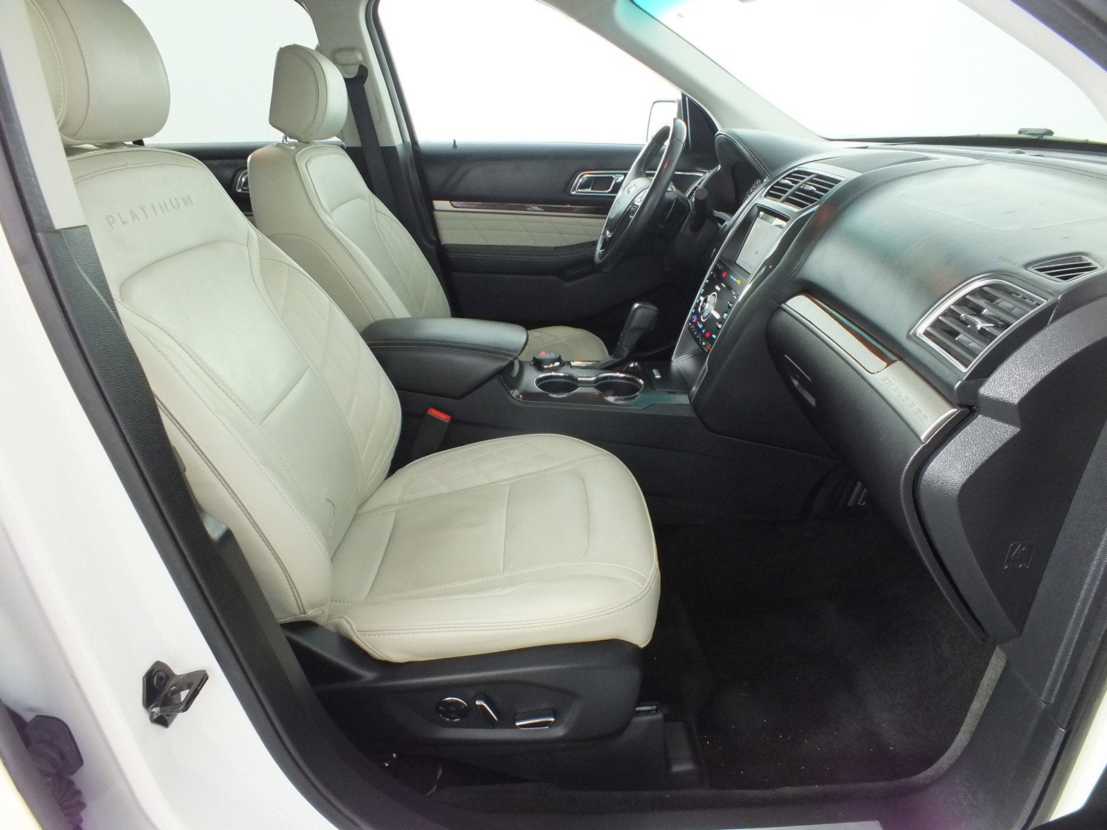 2017 Ford Explorer Platinum 4WD *CLEAN CARFAX! RUNS STRONG!*