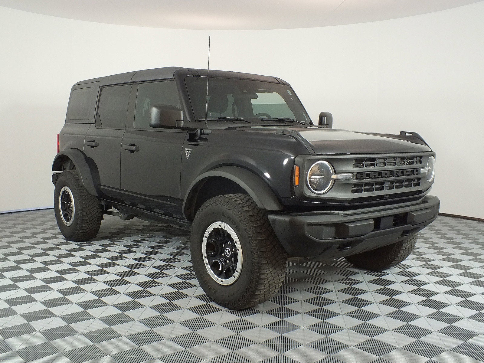 2023 Ford Bronco Base 4WD *CLEAN CARFAX! ONLY 45K MILES!*