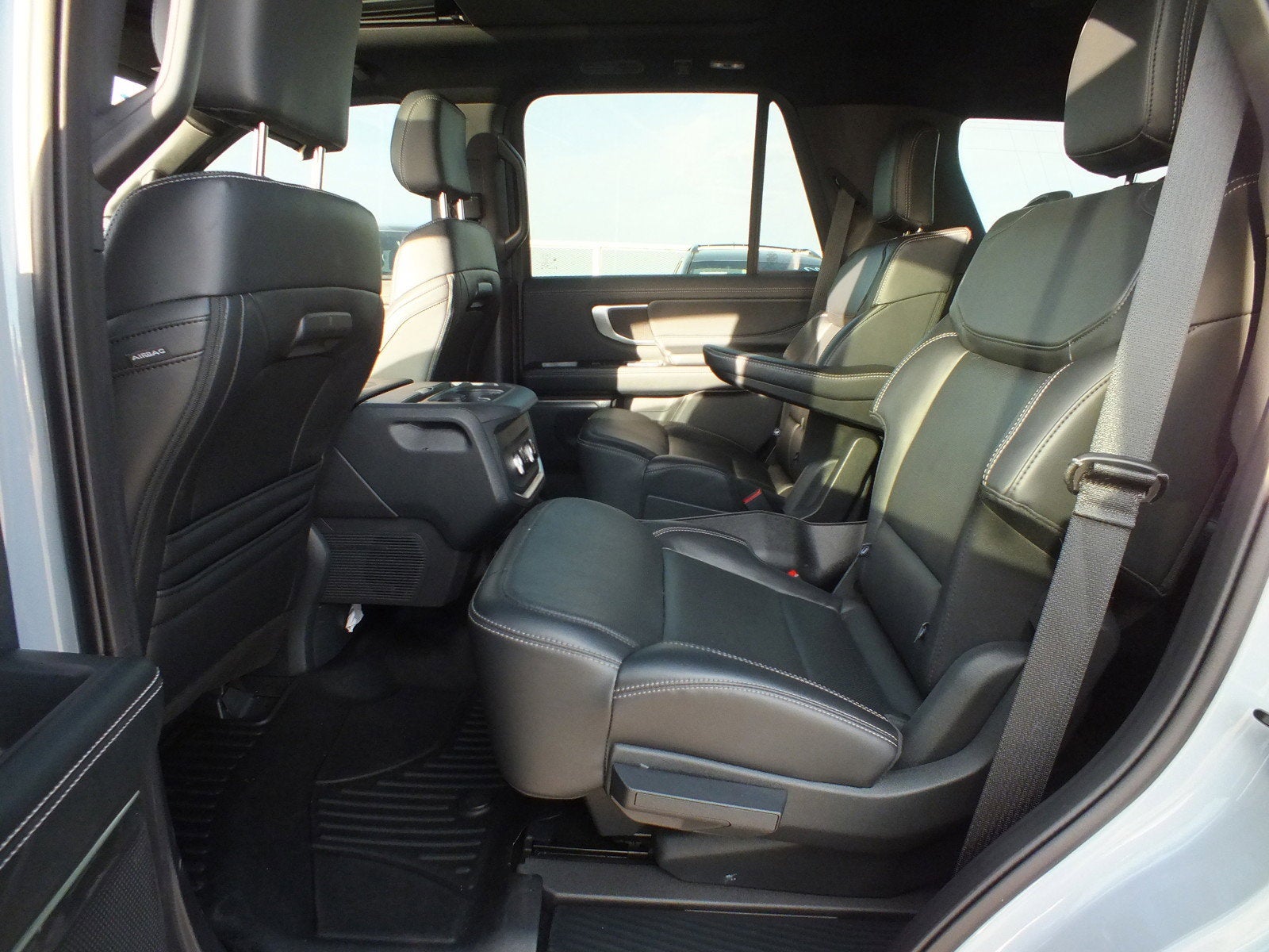 2025 Ford Expedition Platinum 4WD *LIKE NEW! ONLY 13K MILES!*