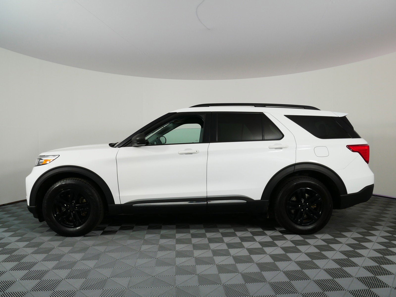 2023 Ford Explorer XLT RWD *1-OWNER, CLEAN CARFAX!*
