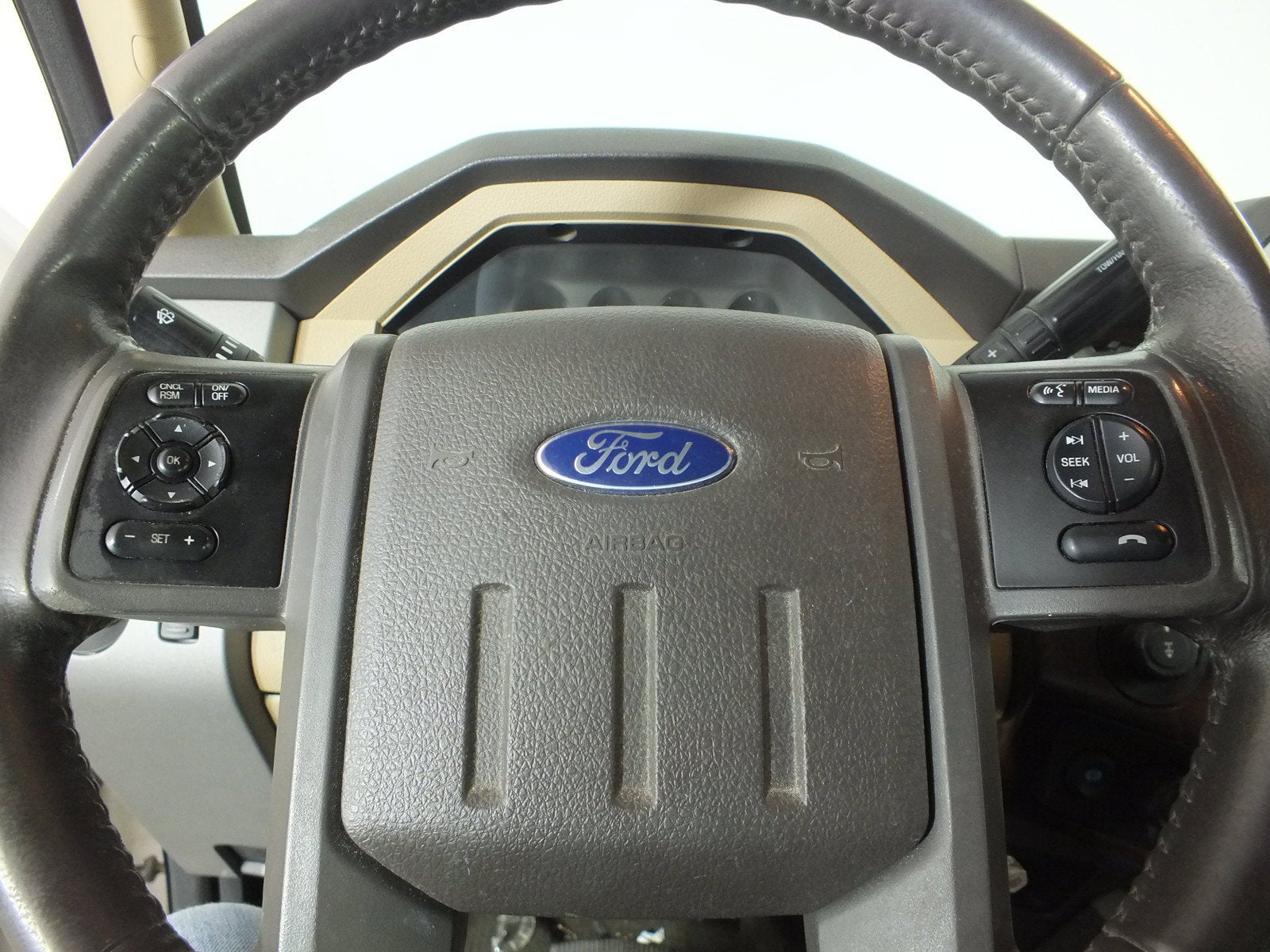 2015 Ford Super Duty F-350 SRW Lariat 4WD *CLEAN CARFAX! RUNS STRONG!*