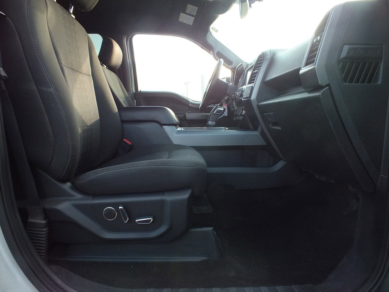 2018 Ford F-150 XLT 4WD *WELL MAINTAINED!*