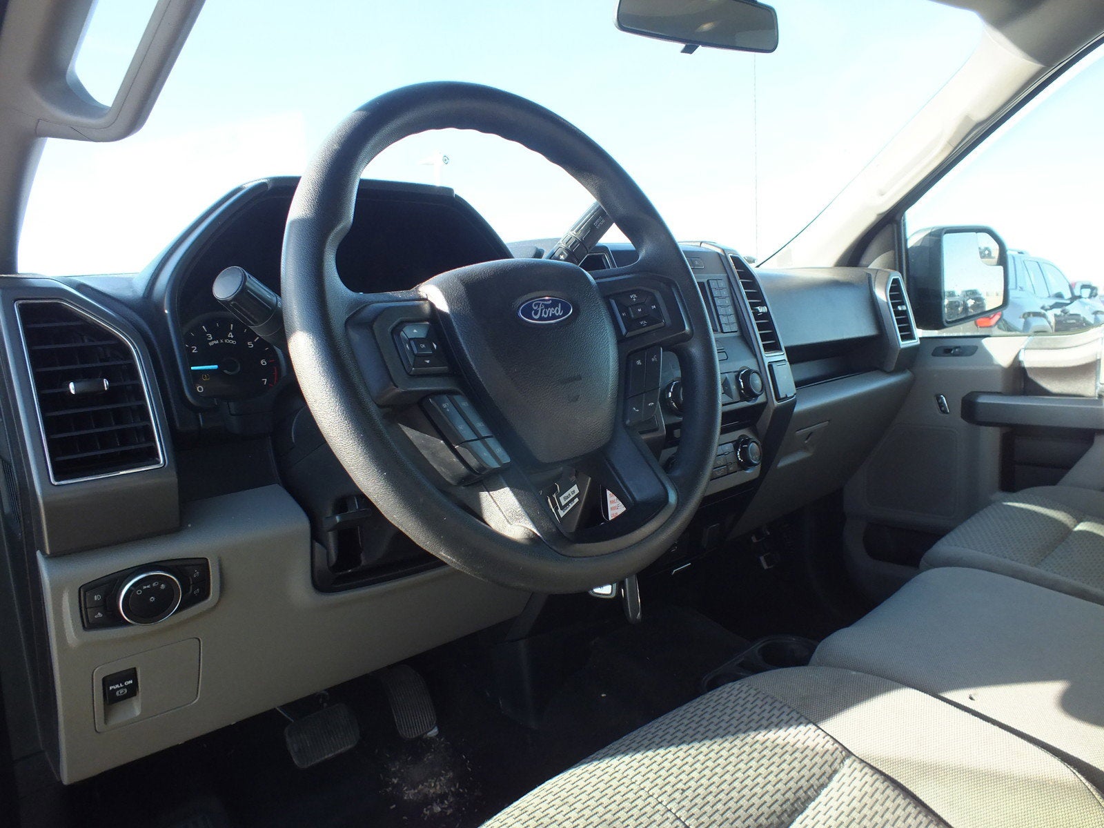 2018 Ford F-150 XLT 4WD *CLEAN CARFAX!*