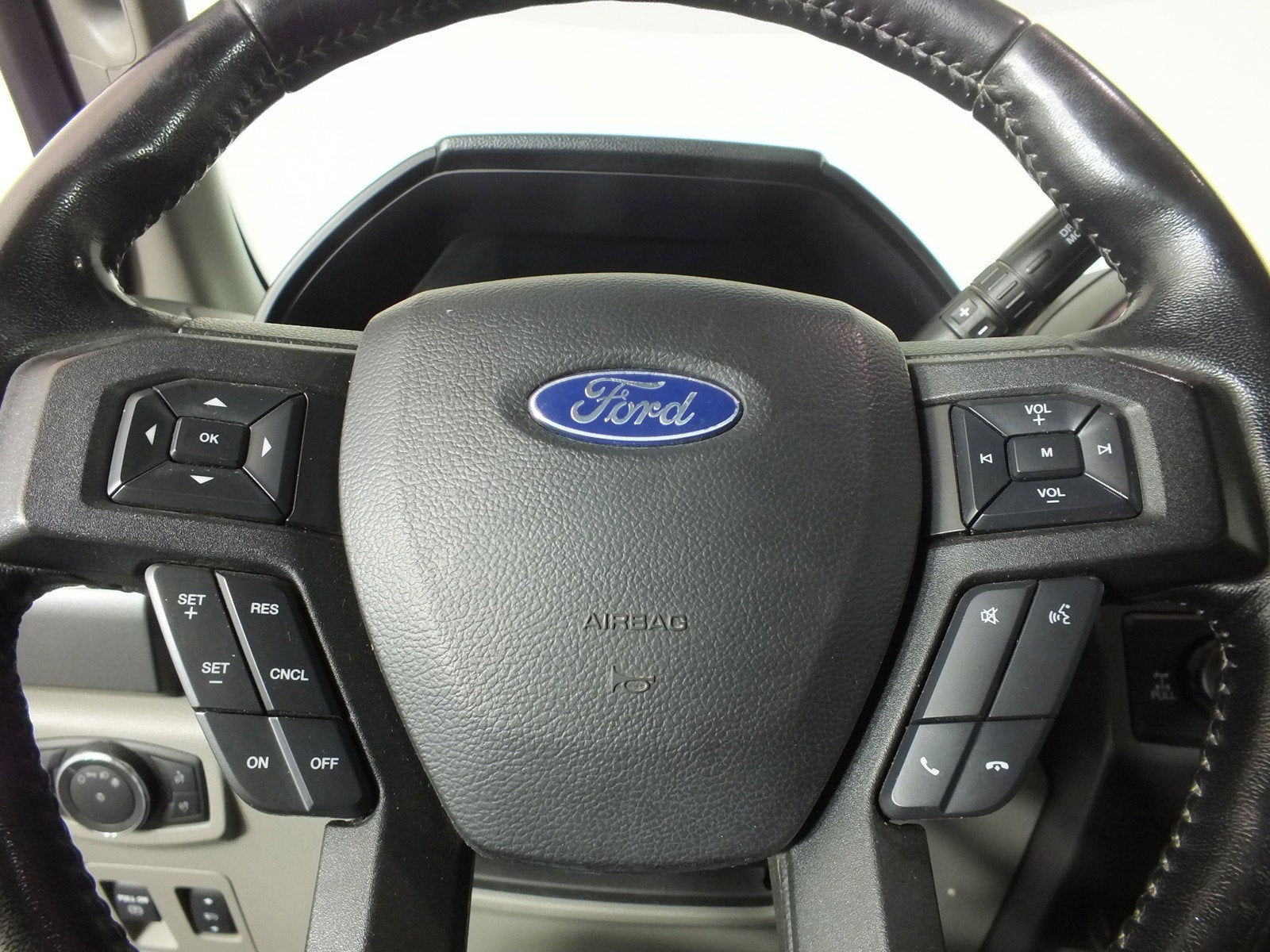2018 Ford F-150 XLT 4WD *WELL MAINTAINED!*