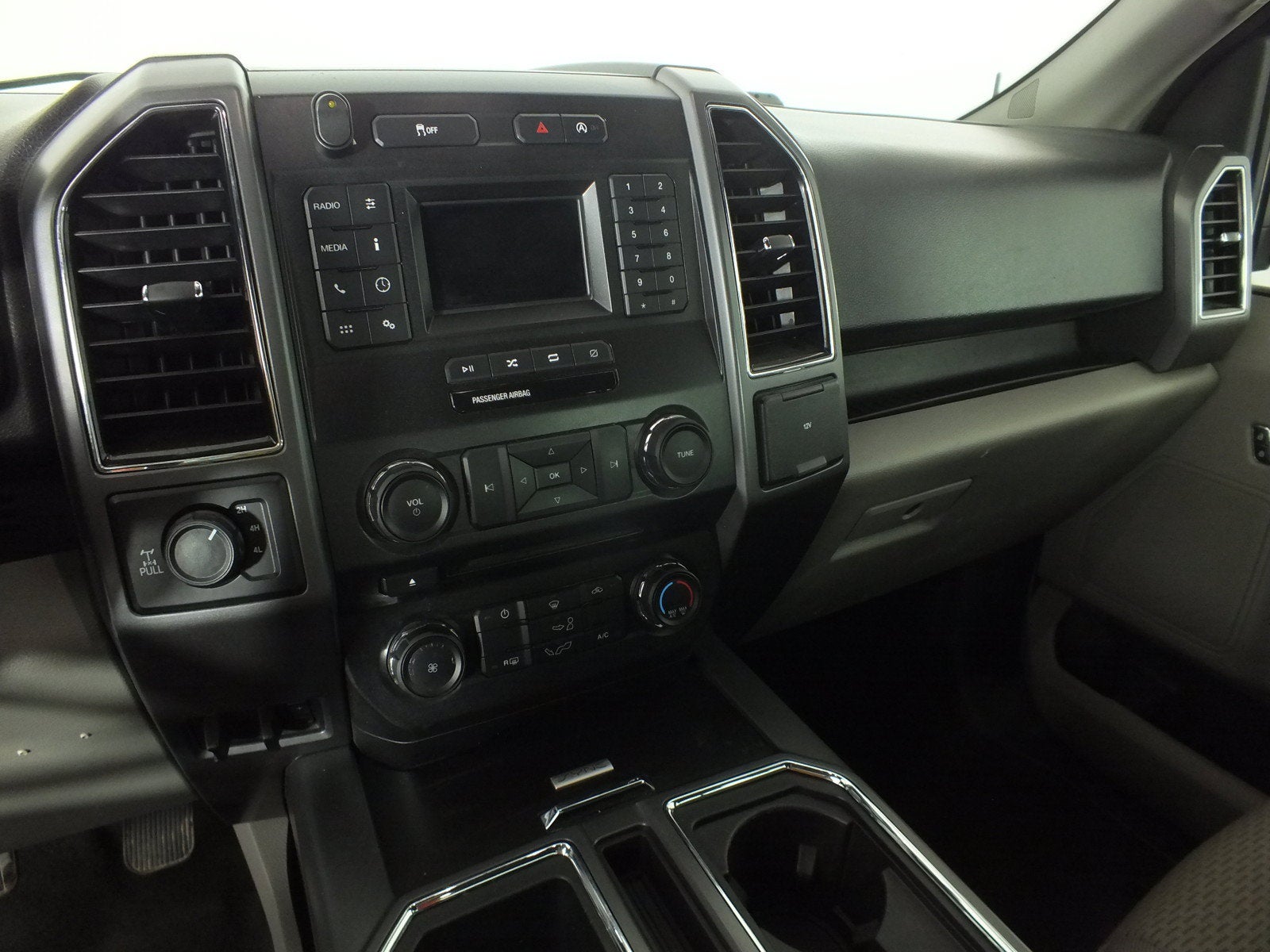 2018 Ford F-150 XLT 4WD *WELL MAINTAINED!*