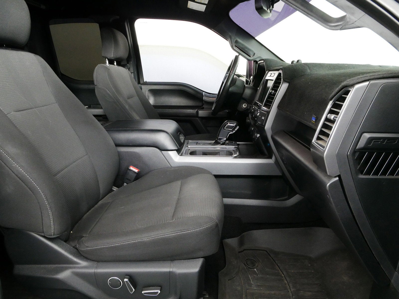 2017 Ford F-150 Lariat 2WD *CLEAN CARFAX!*