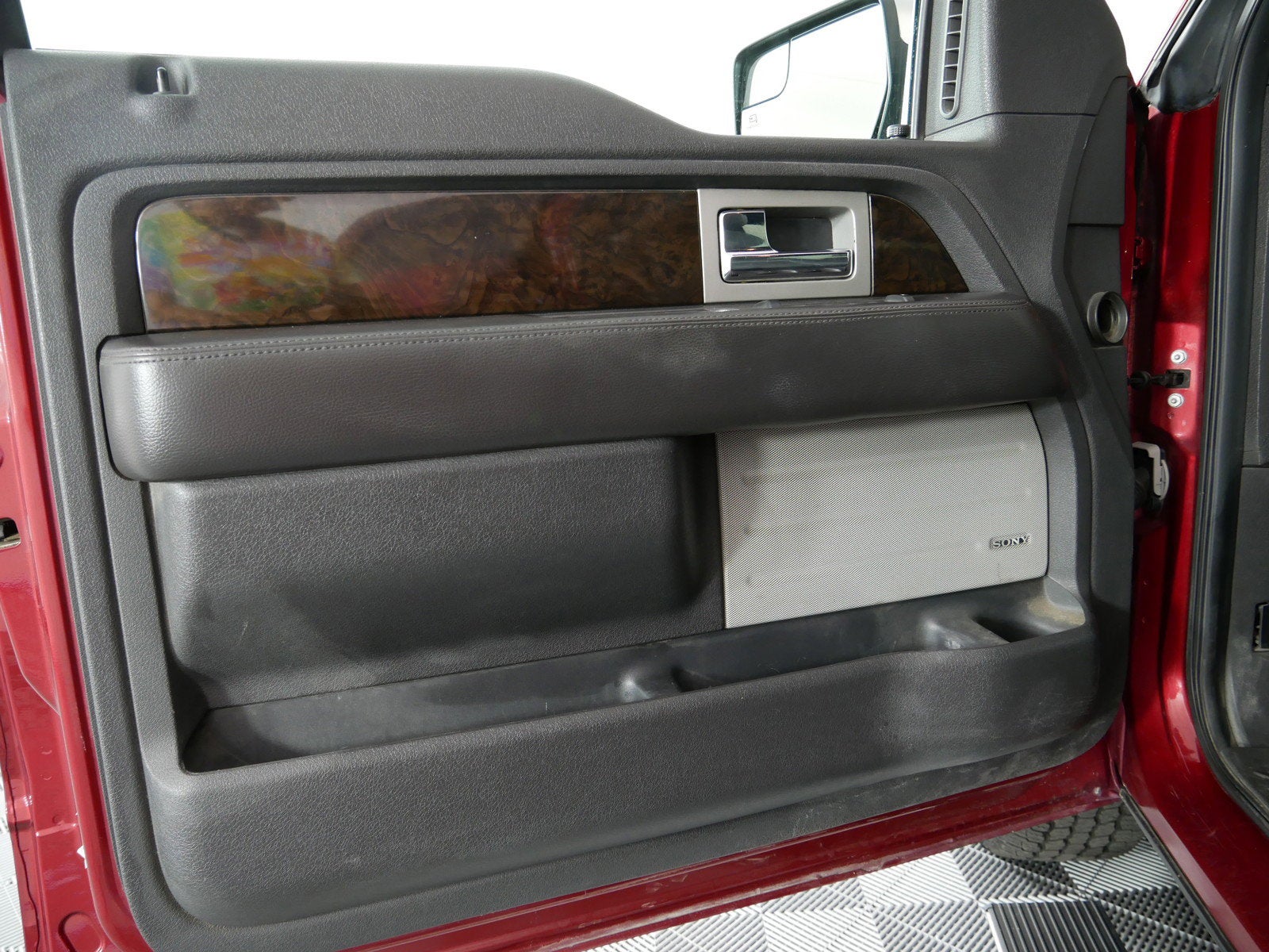 2014 Ford F-150 Platinum 4WD *RELIABLE DAILY DRIVER!*