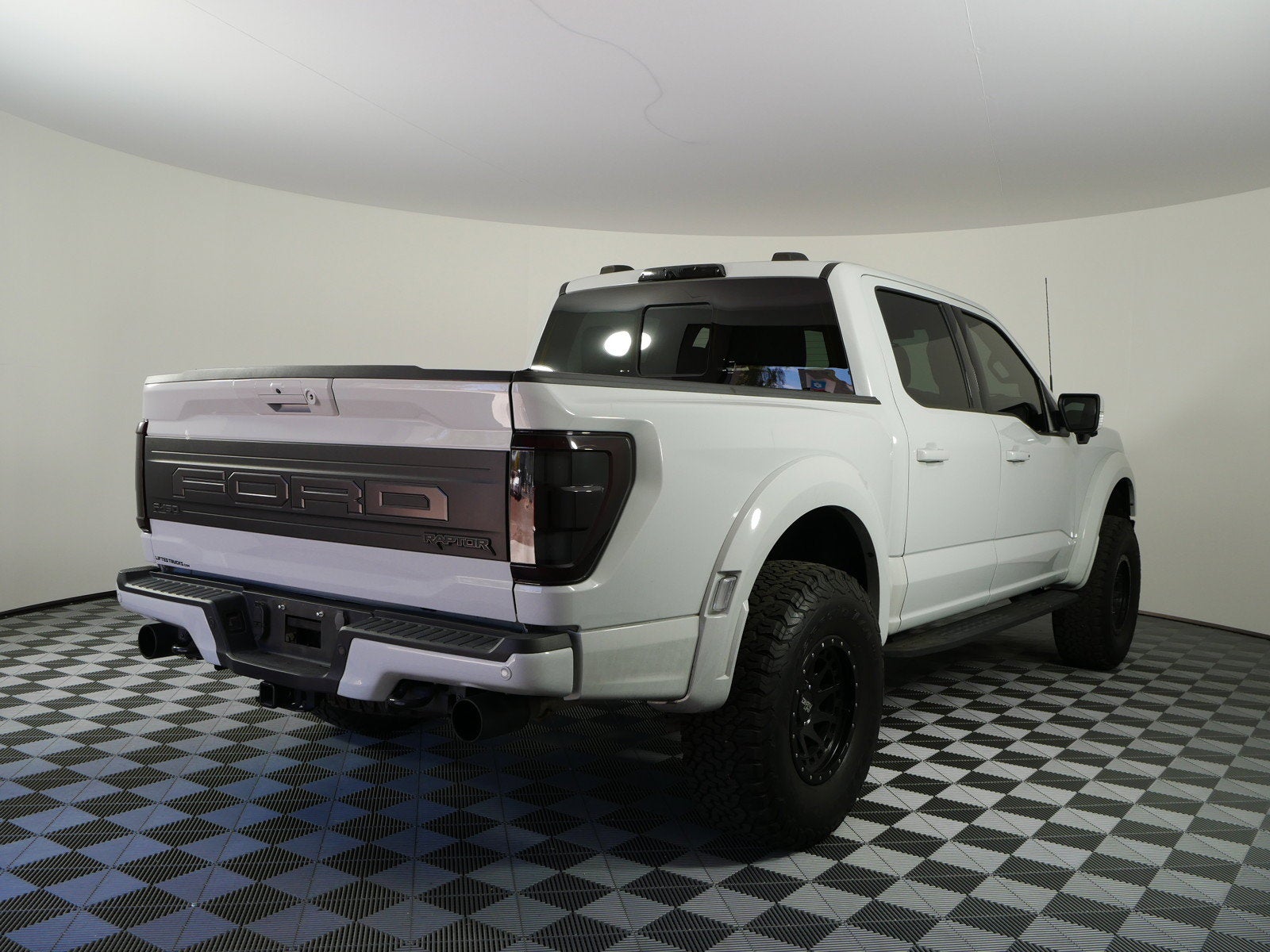 2023 Ford F-150 Raptor 4WD *CLEAN CARFAX! LOOKS GREAT!*