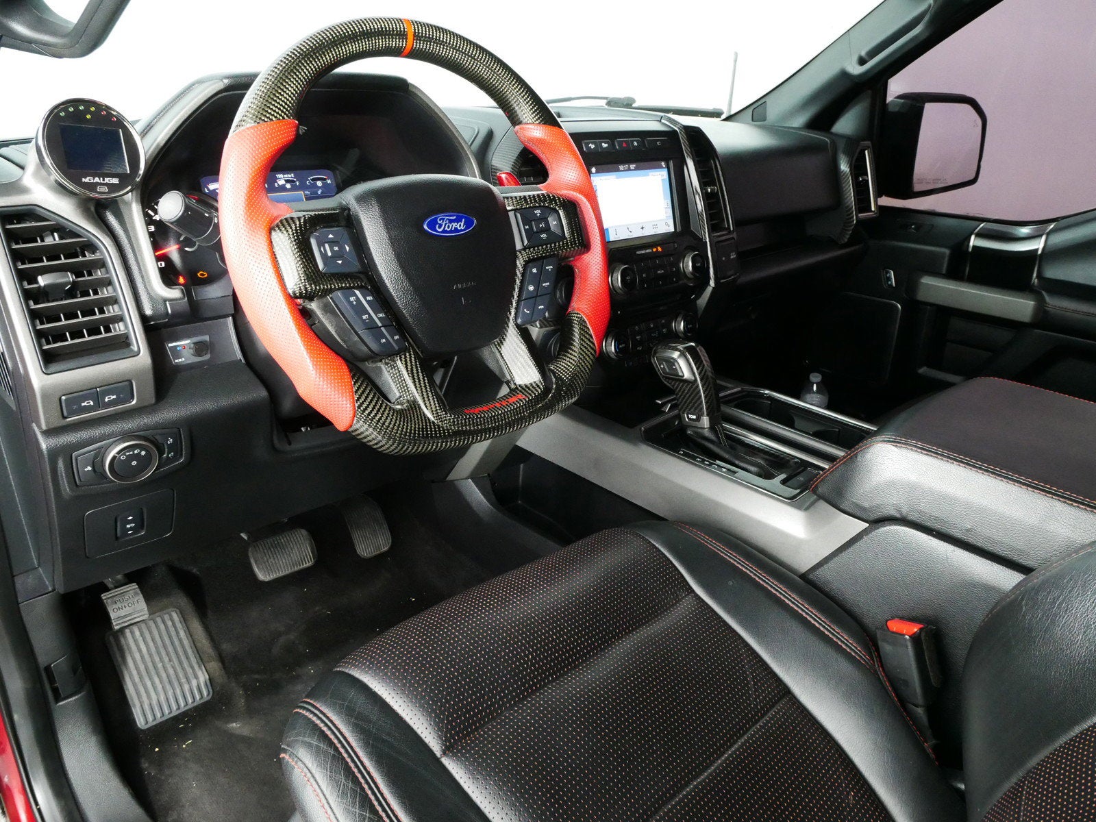 2017 Ford F-150 Raptor 4WD *LOOKS GREAT!*