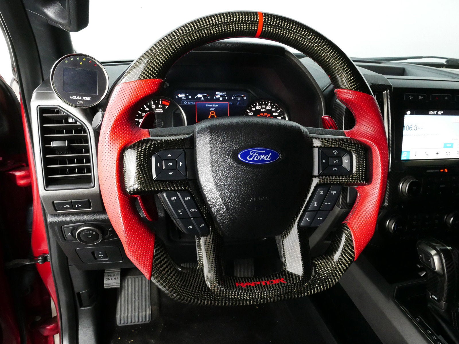 2017 Ford F-150 Raptor 4WD *LOOKS GREAT!*