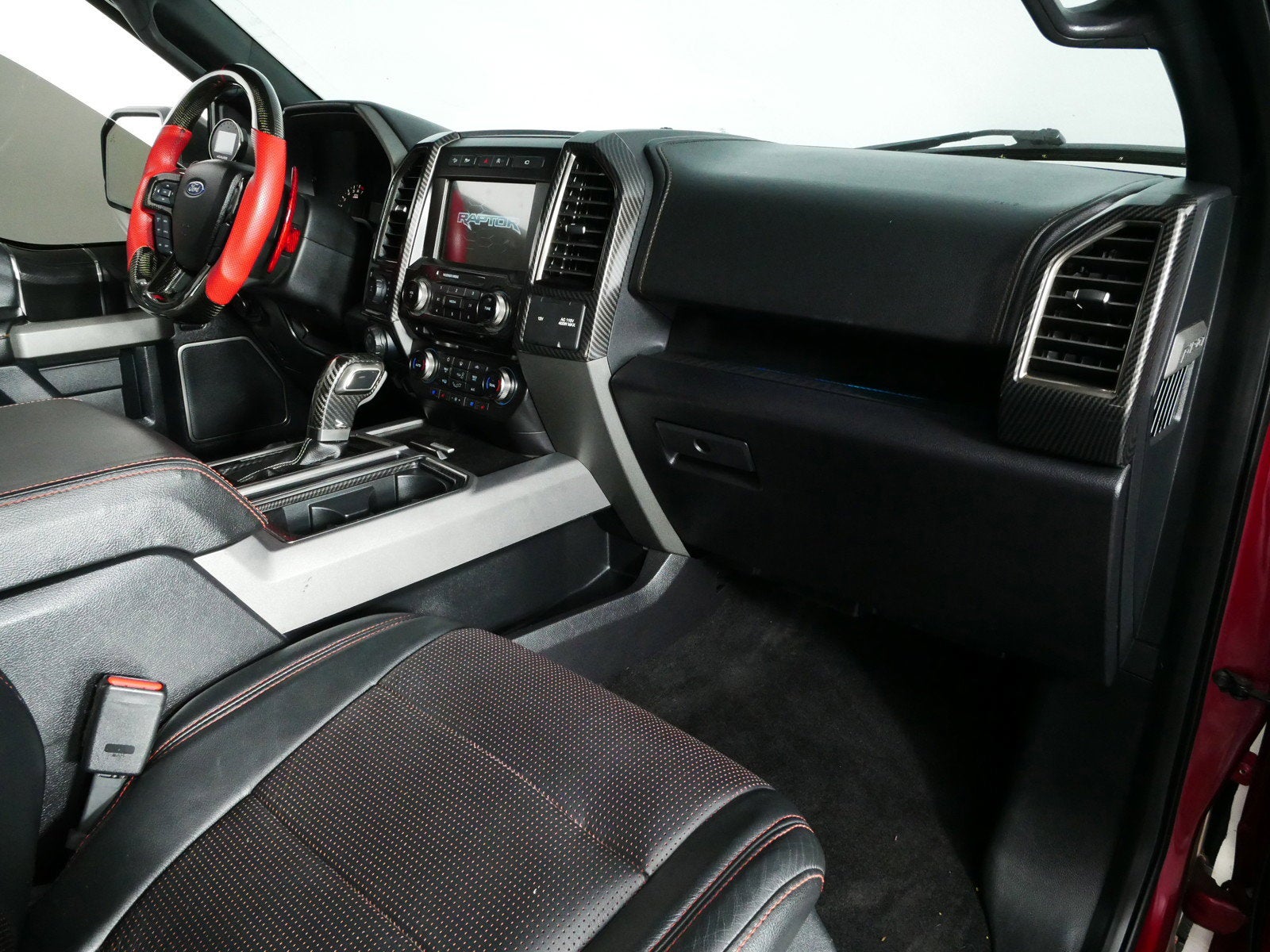 2017 Ford F-150 Raptor 4WD *LOOKS GREAT!*