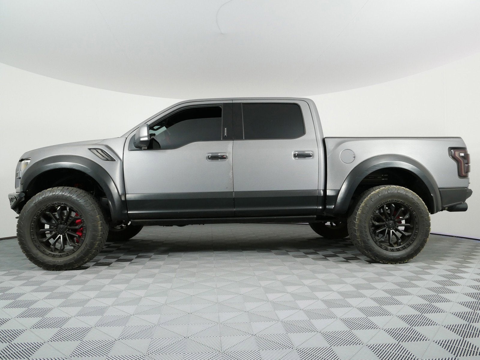 2017 Ford F-150 Raptor 4WD *LOOKS GREAT!*