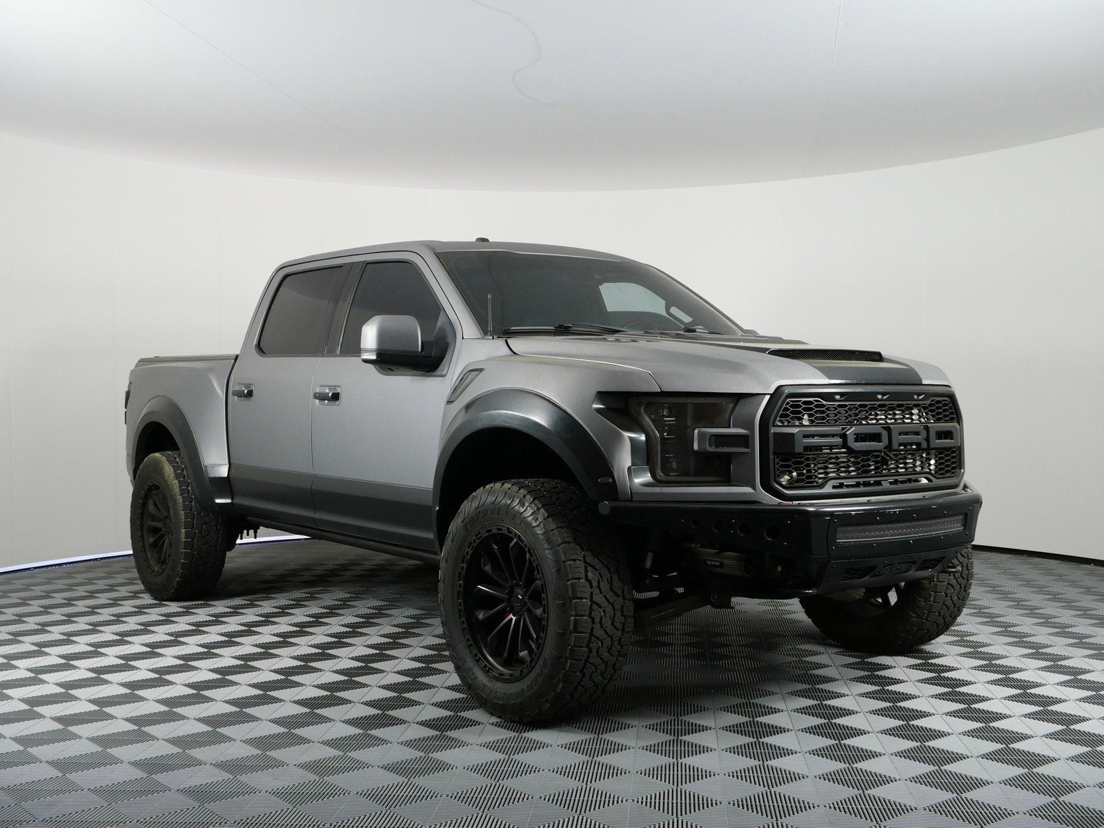 2017 Ford F-150 Raptor 4WD *LOOKS GREAT!*