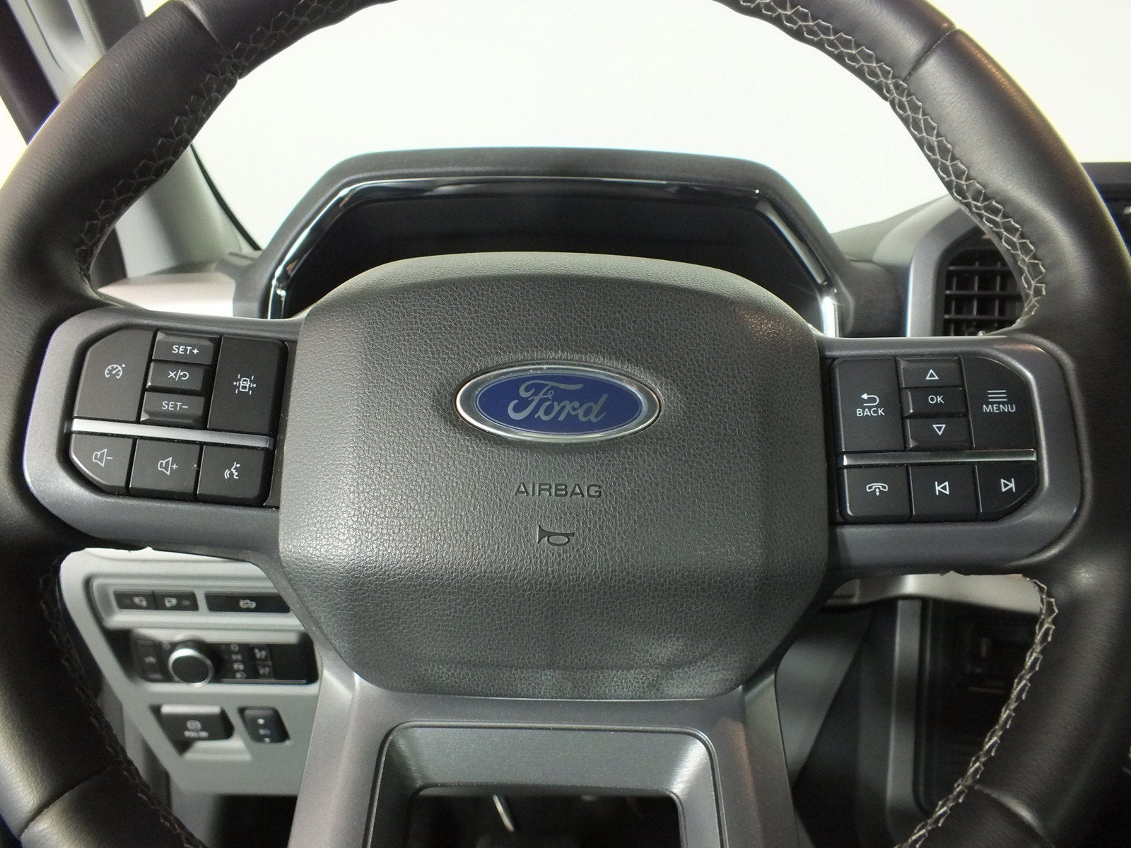 2023 Ford F-150 Lightning XLT 4WD *1-OWNER*