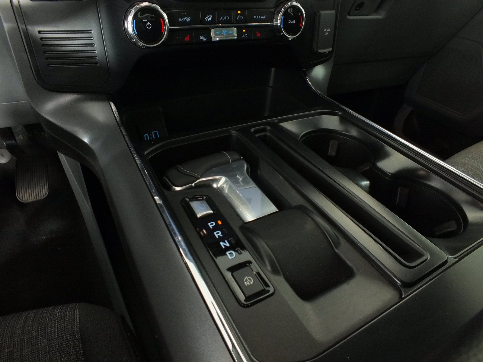 2023 Ford F-150 Lightning XLT 4WD *1-OWNER*