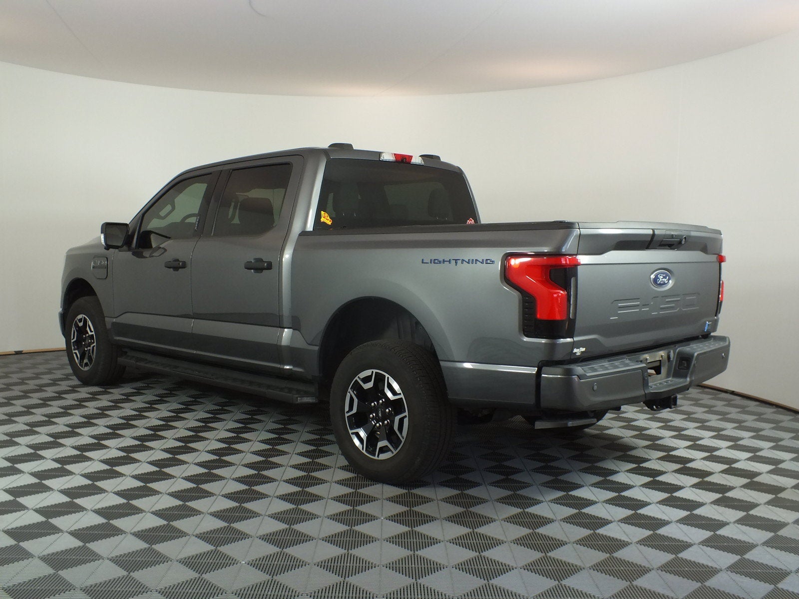 2023 Ford F-150 Lightning XLT 4WD *1-OWNER*