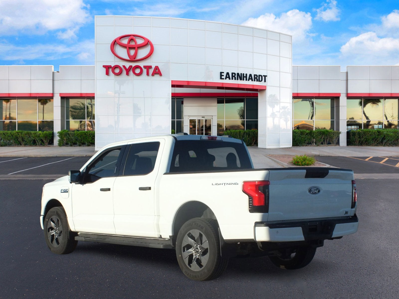 2024 Ford F-150 Lightning XLT 4WD ELECTRIC *1-OWNER! UNDER 10K MILES*