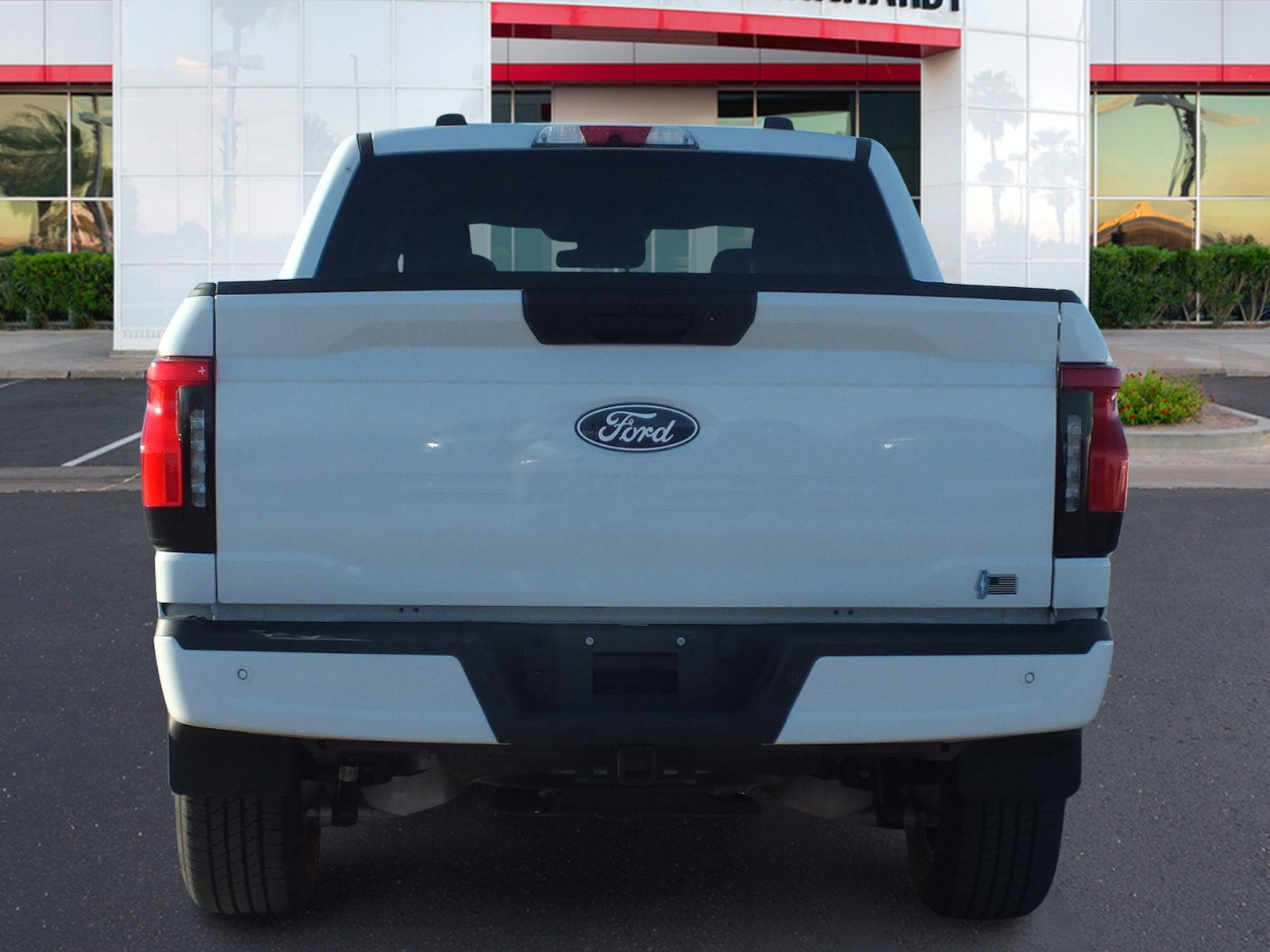 2024 Ford F-150 Lightning XLT 4WD ELECTRIC *1-OWNER! UNDER 10K MILES*