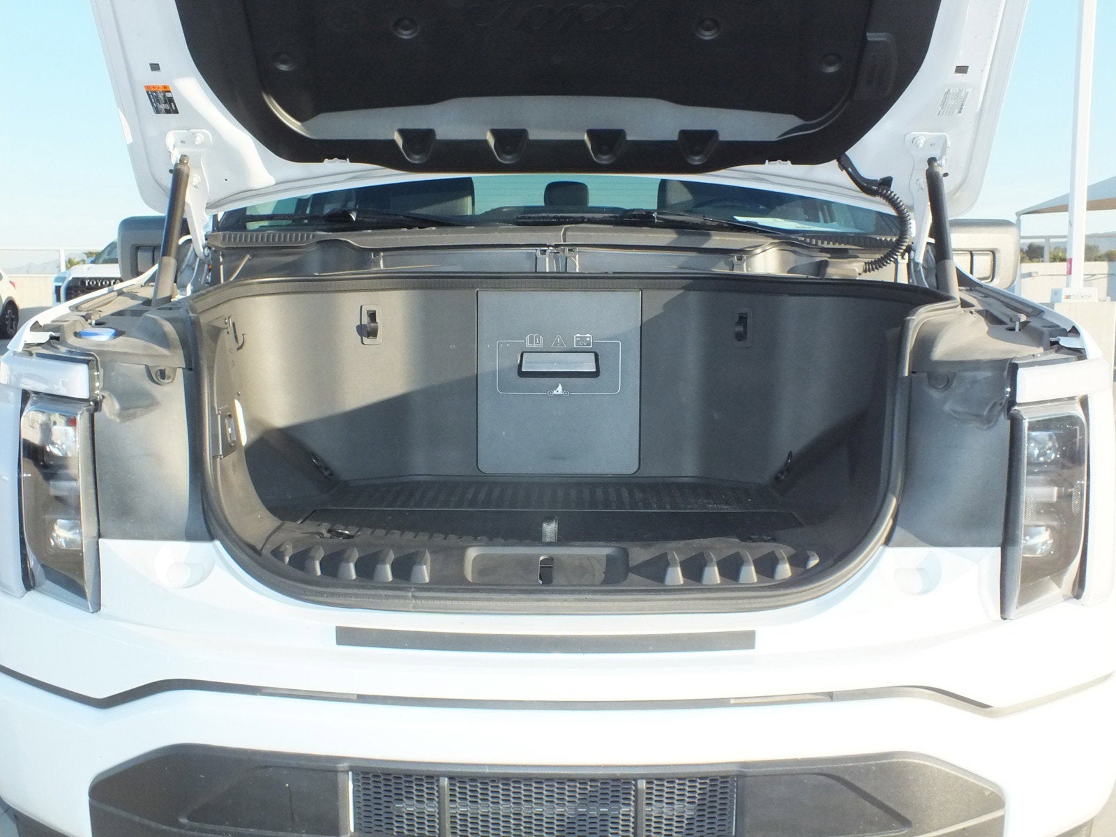 2024 Ford F-150 Lightning XLT 4WD ELECTRIC *1-OWNER! UNDER 10K MILES*