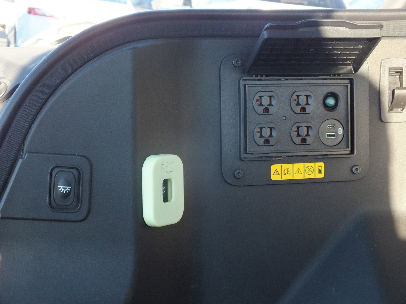 2024 Ford F-150 Lightning XLT 4WD ELECTRIC *1-OWNER! UNDER 10K MILES*