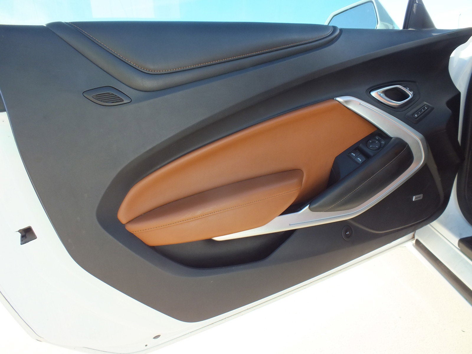 2016 Chevrolet Camaro 2LT *LOOKS GREAT!*