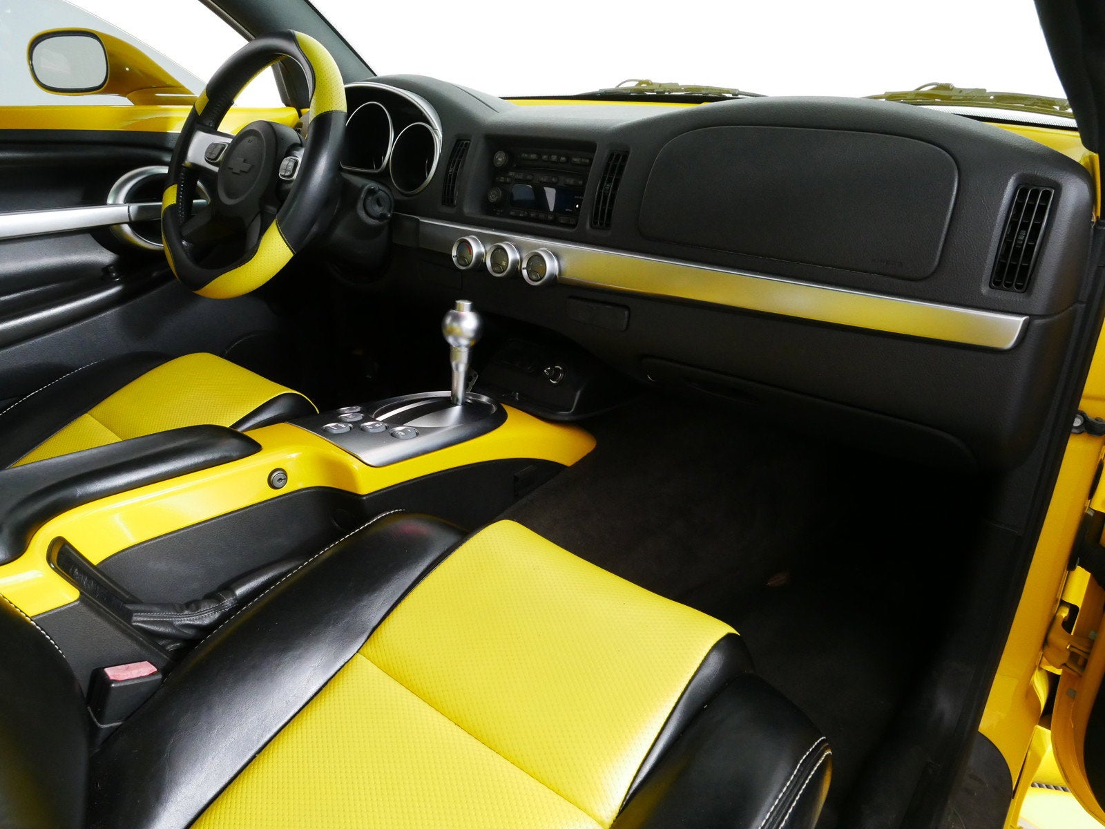 2004 Chevrolet SSR LS *CLEAN CARFAX!*