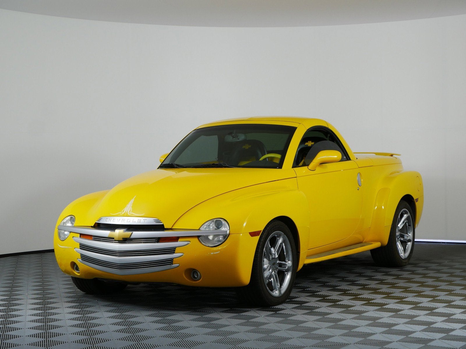 2004 Chevrolet SSR LS *CLEAN CARFAX!*