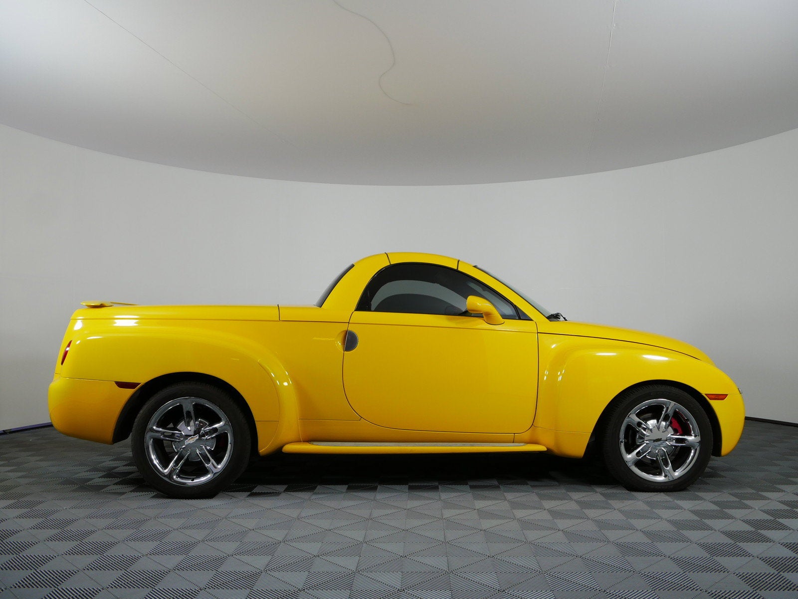 2004 Chevrolet SSR LS *CLEAN CARFAX!*
