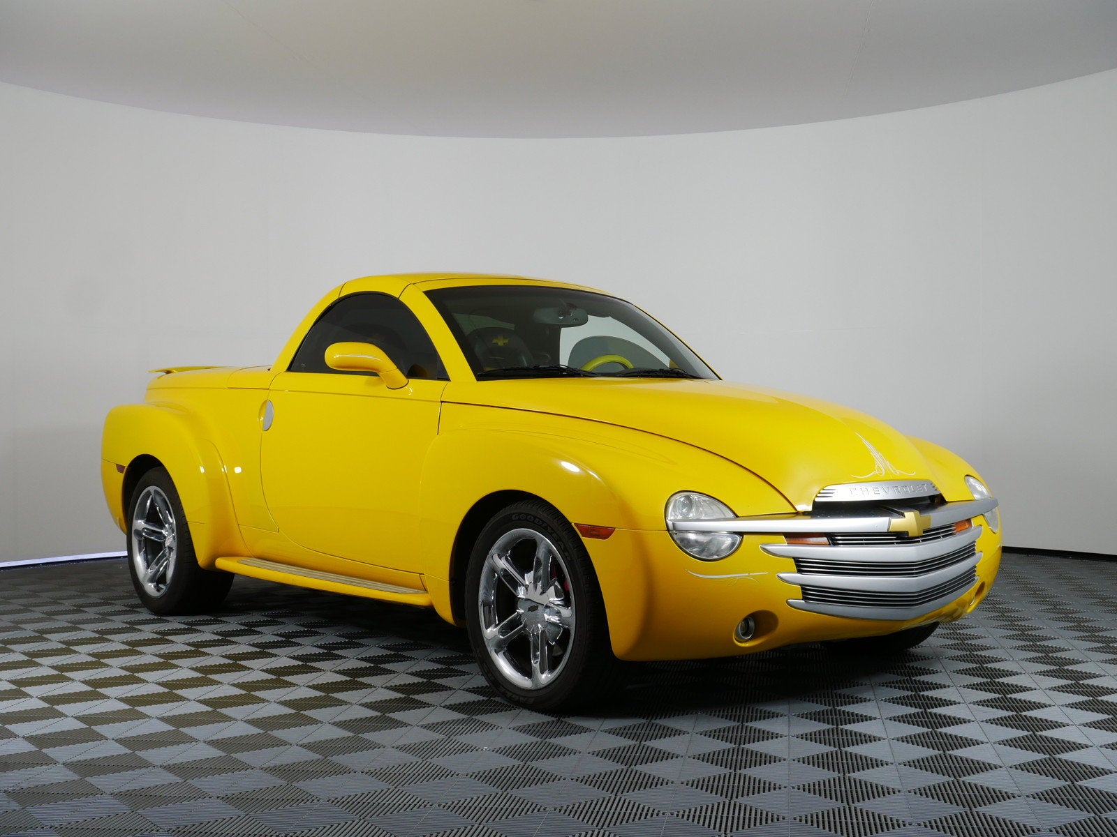 2004 Chevrolet SSR LS *CLEAN CARFAX!*