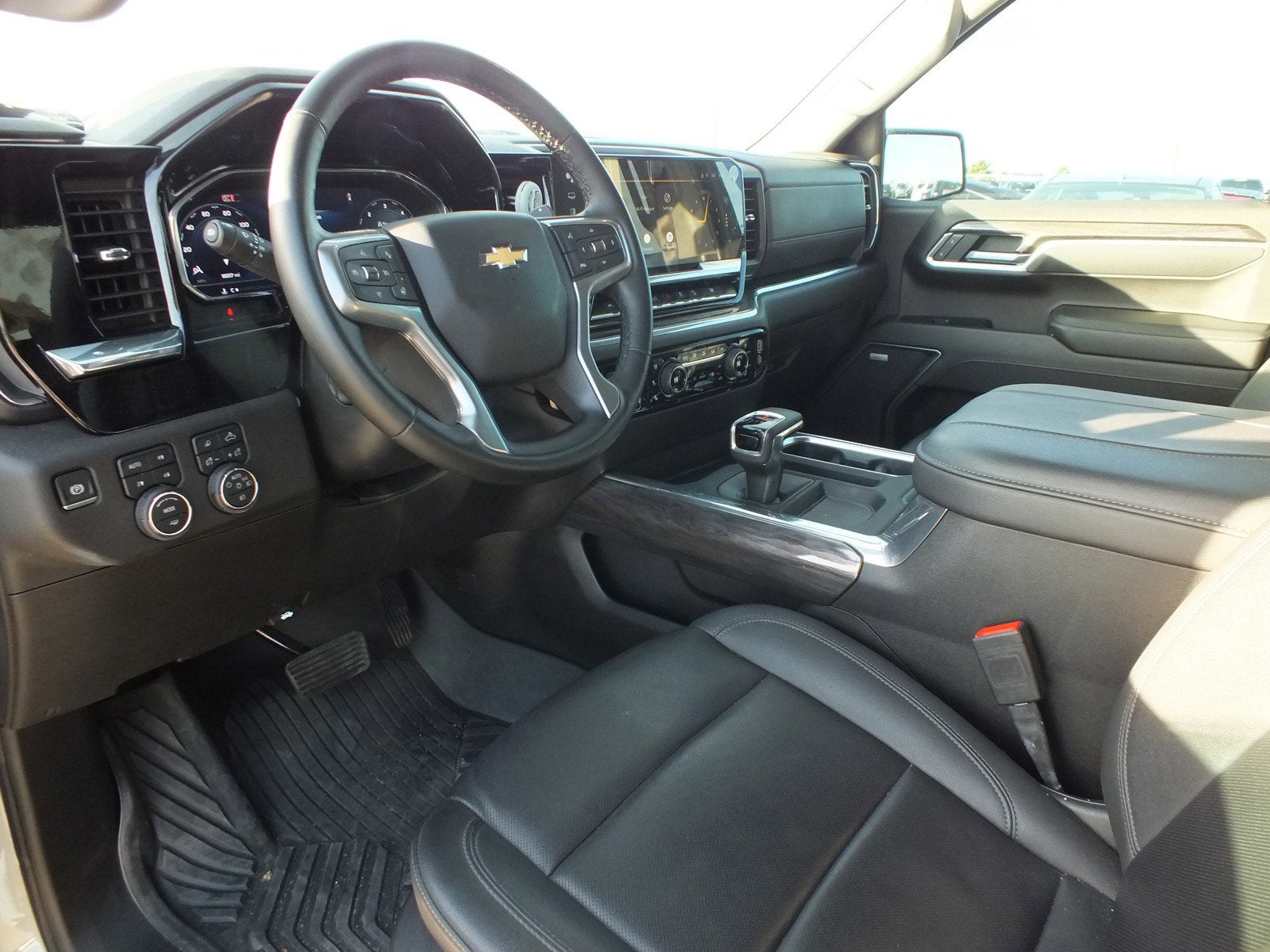 2025 Chevrolet Silverado 1500 LTZ 4X4 *1 OWNER, CLEAN CARFAX!*