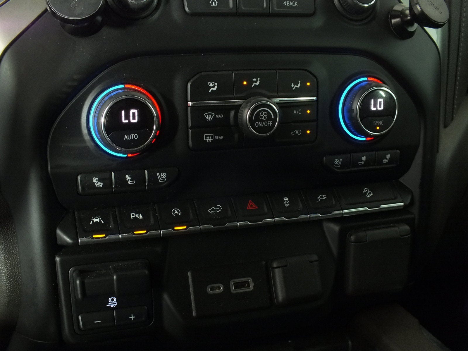 2021 Chevrolet Silverado 1500 LTZ 4WD *CLEAN CARFAX!*
