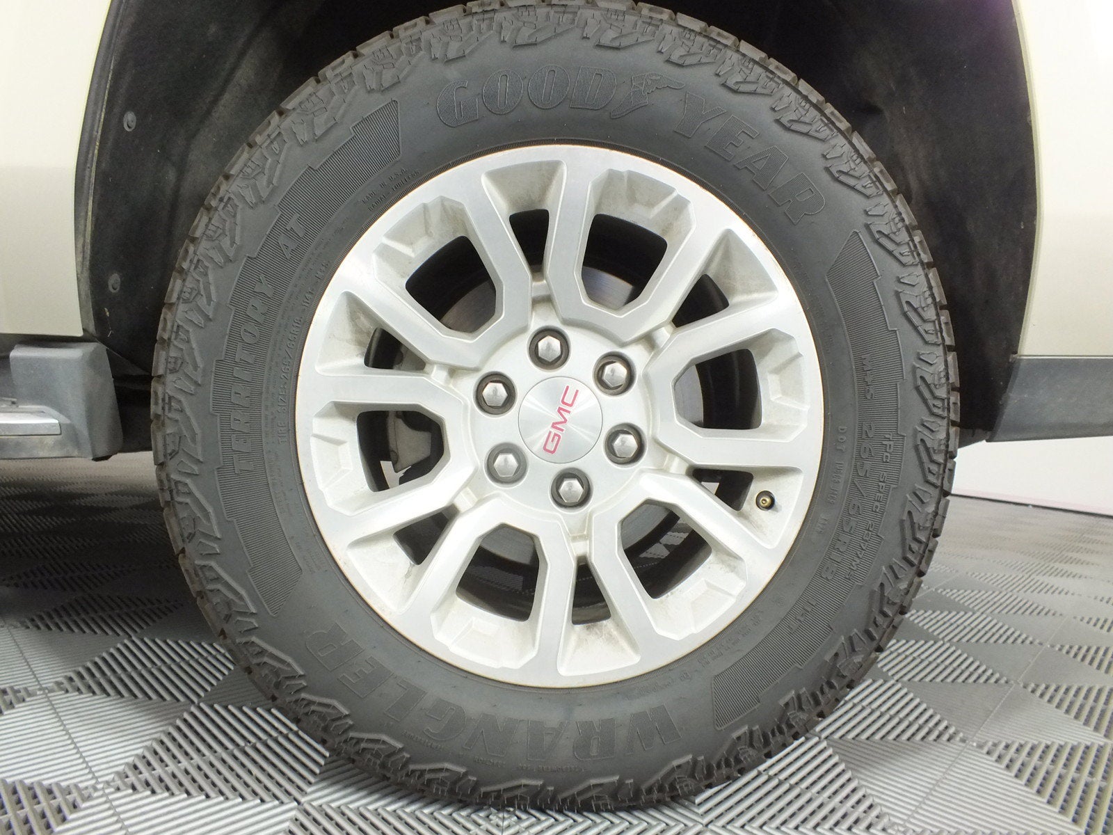 2015 GMC Yukon SLE 4WD *LOW MILES!*