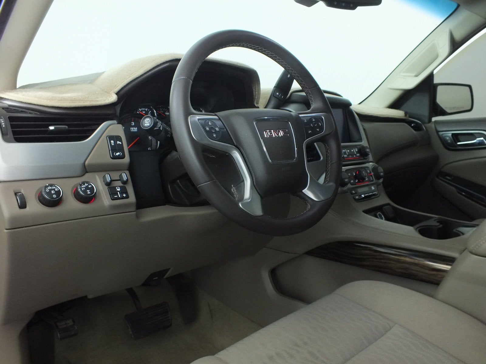 2015 GMC Yukon SLE 4WD *LOW MILES!*