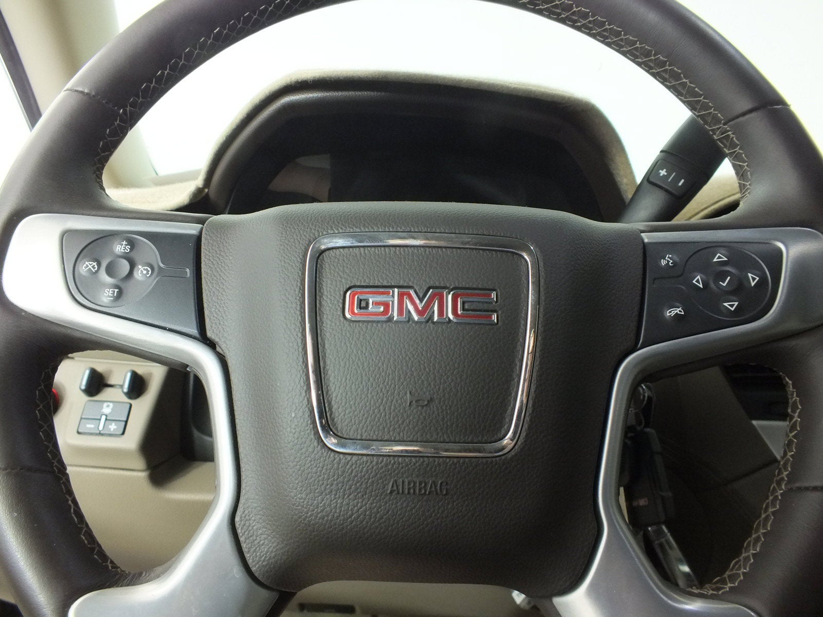 2015 GMC Yukon SLE 4WD *LOW MILES!*