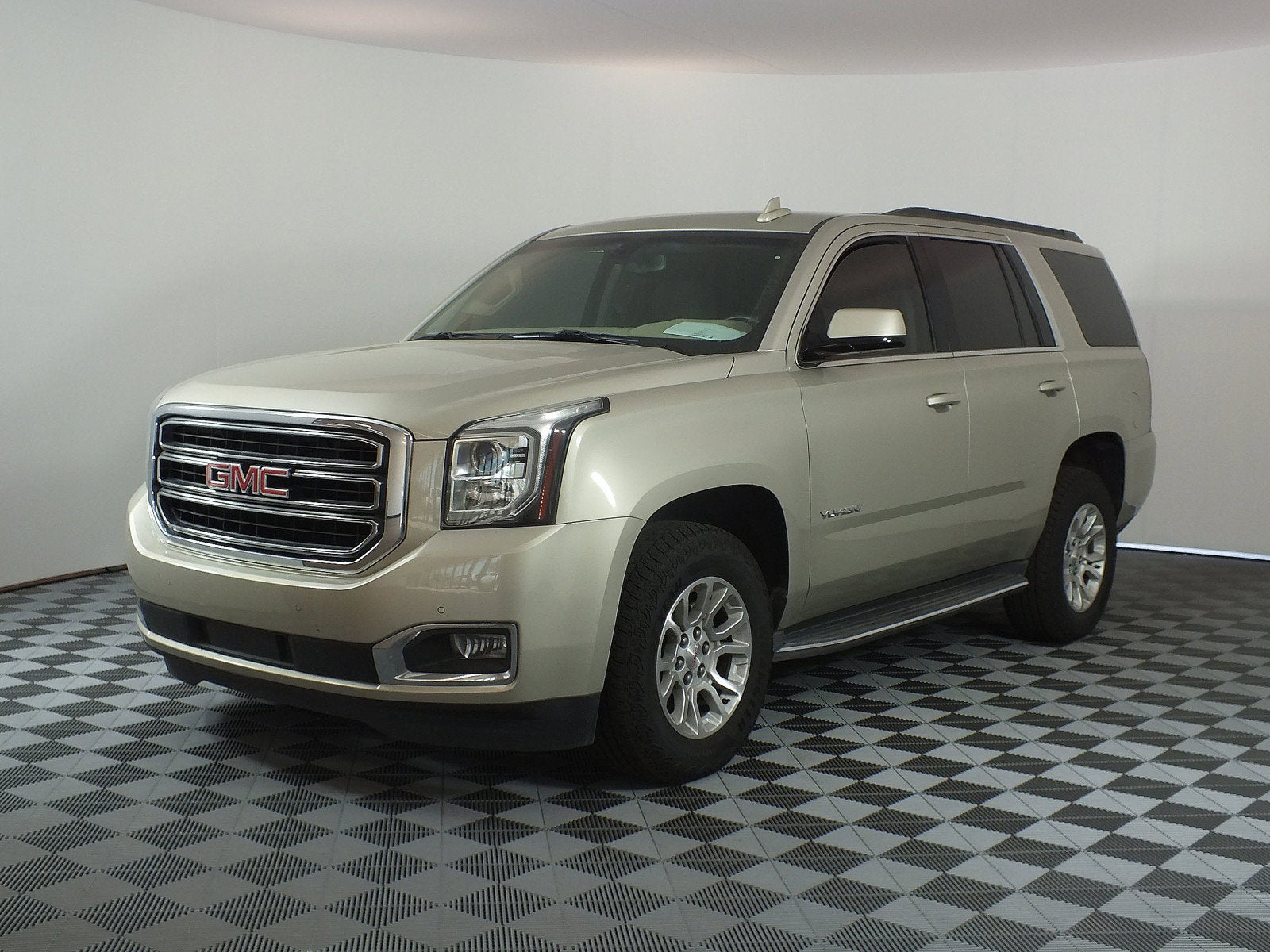 2015 GMC Yukon SLE 4WD *LOW MILES!*
