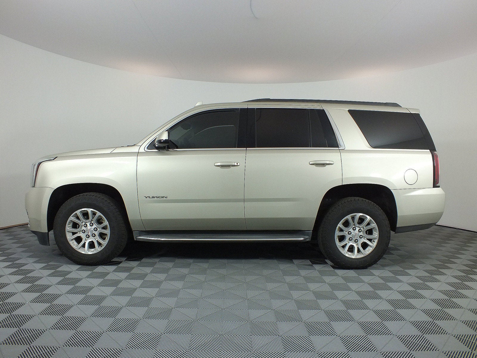 2015 GMC Yukon SLE 4WD *LOW MILES!*