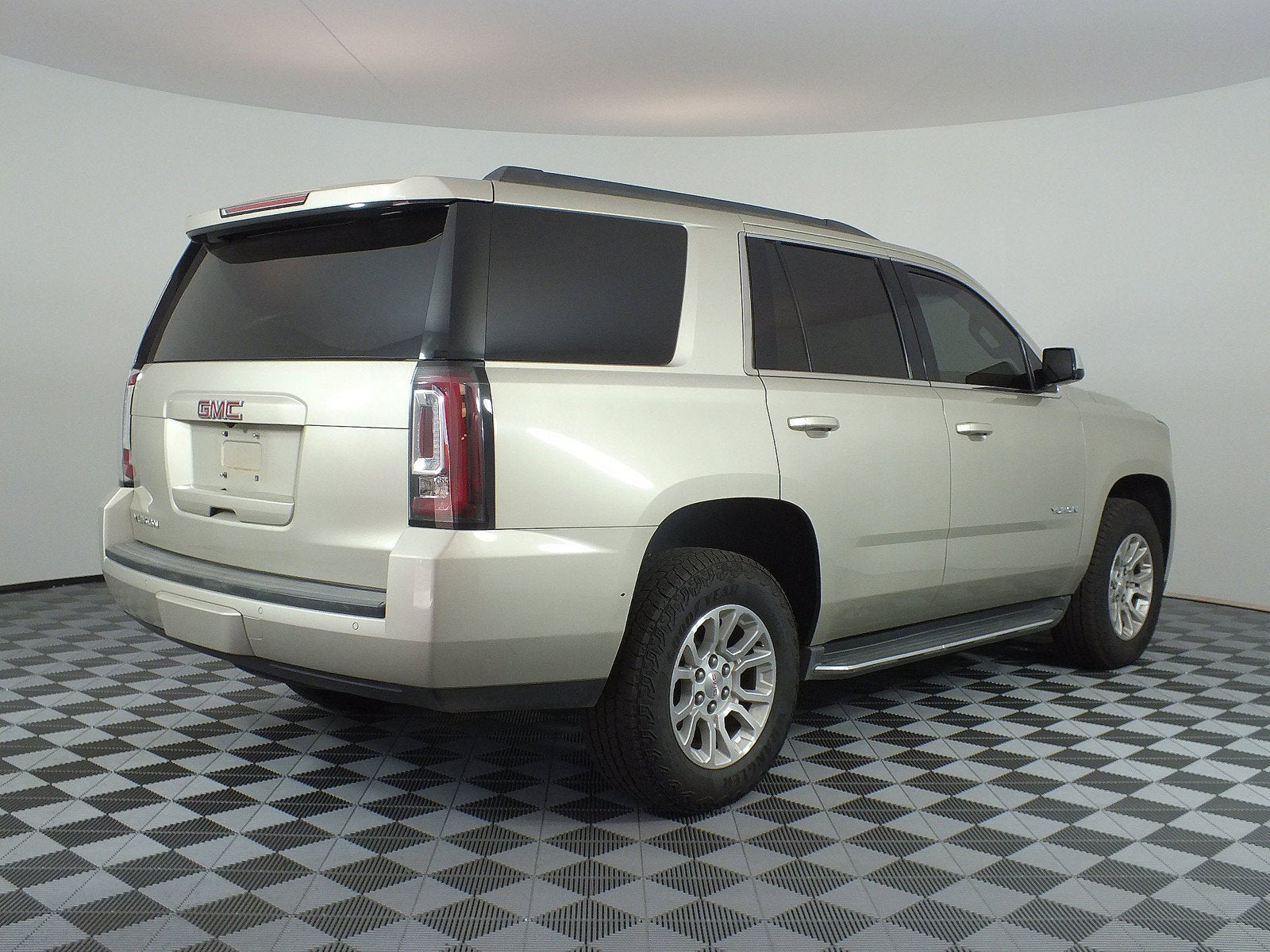 2015 GMC Yukon SLE 4WD *LOW MILES!*