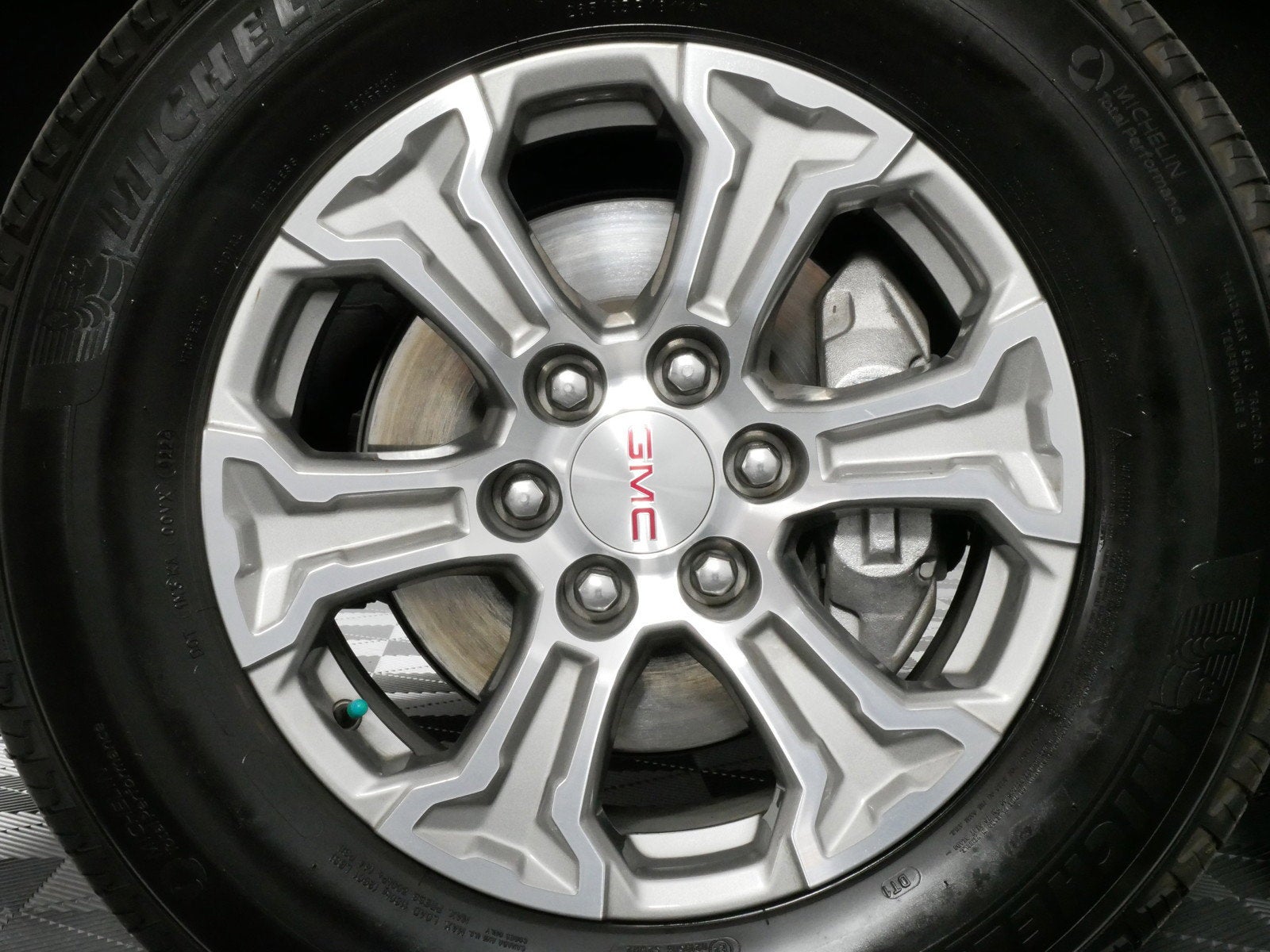 2024 GMC Yukon SLE 4X4 *CLEAN CARFAX, 1 OWNER!*