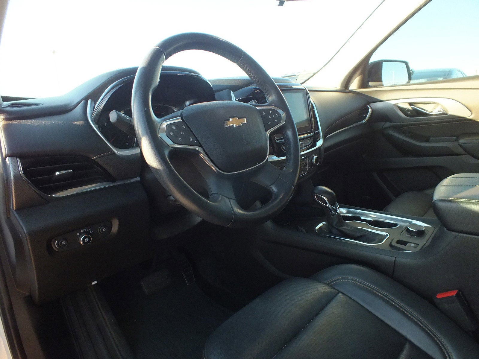 2021 Chevrolet Traverse Premier AWD *CLEAN CARFAX! ROOMY!*