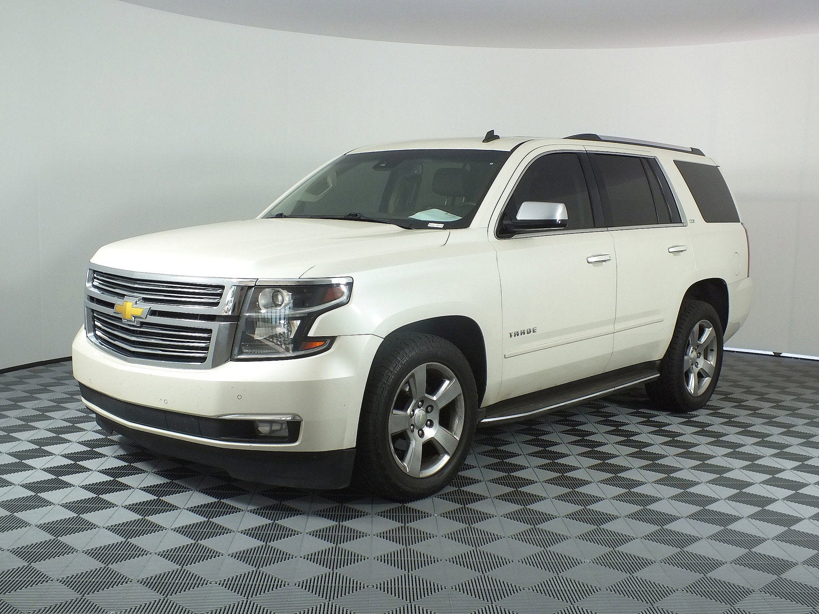 2015 Chevrolet Tahoe LTZ 4WD *LOOKS GREAT!*