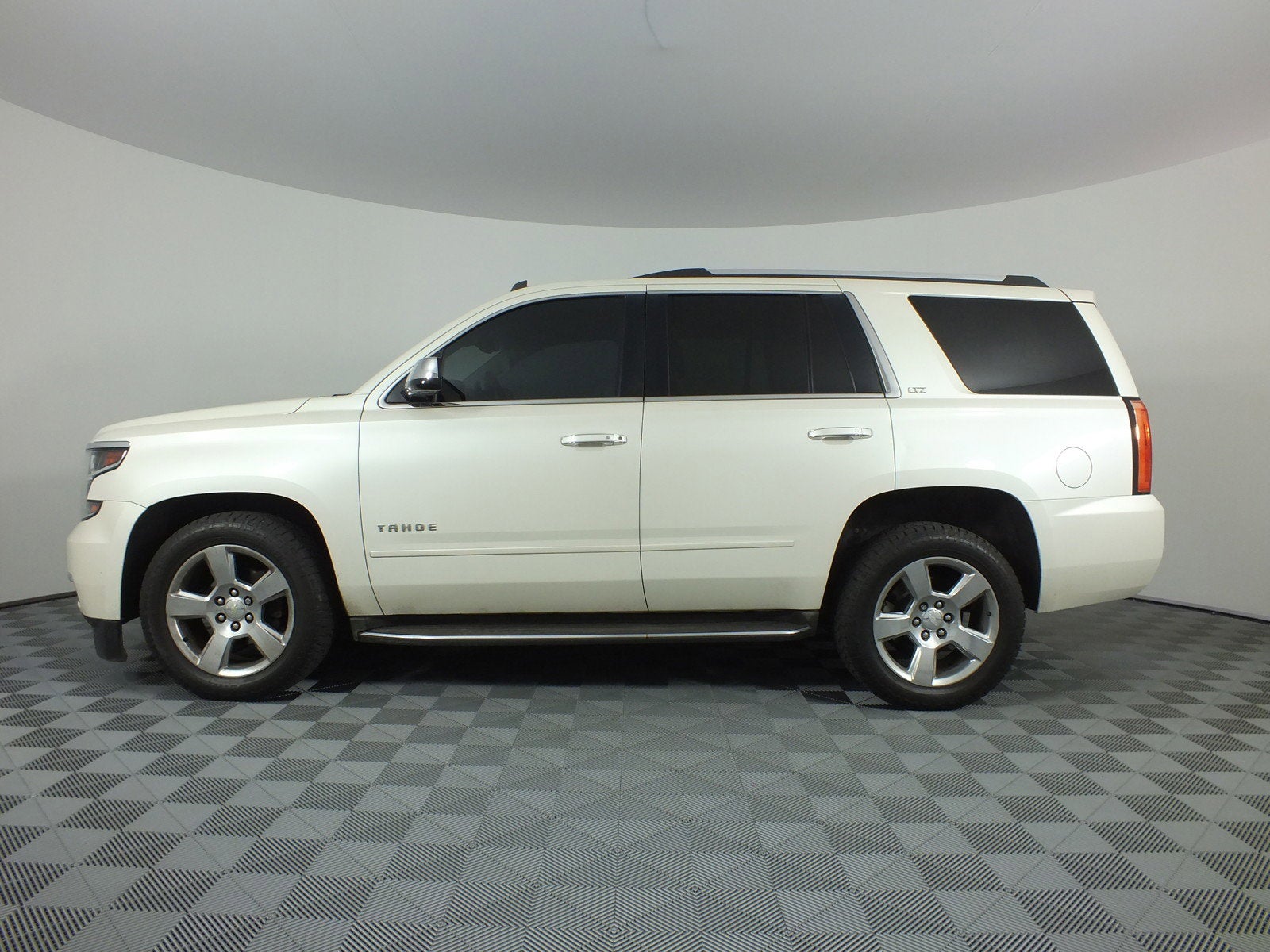 2015 Chevrolet Tahoe LTZ 4WD *LOOKS GREAT!*