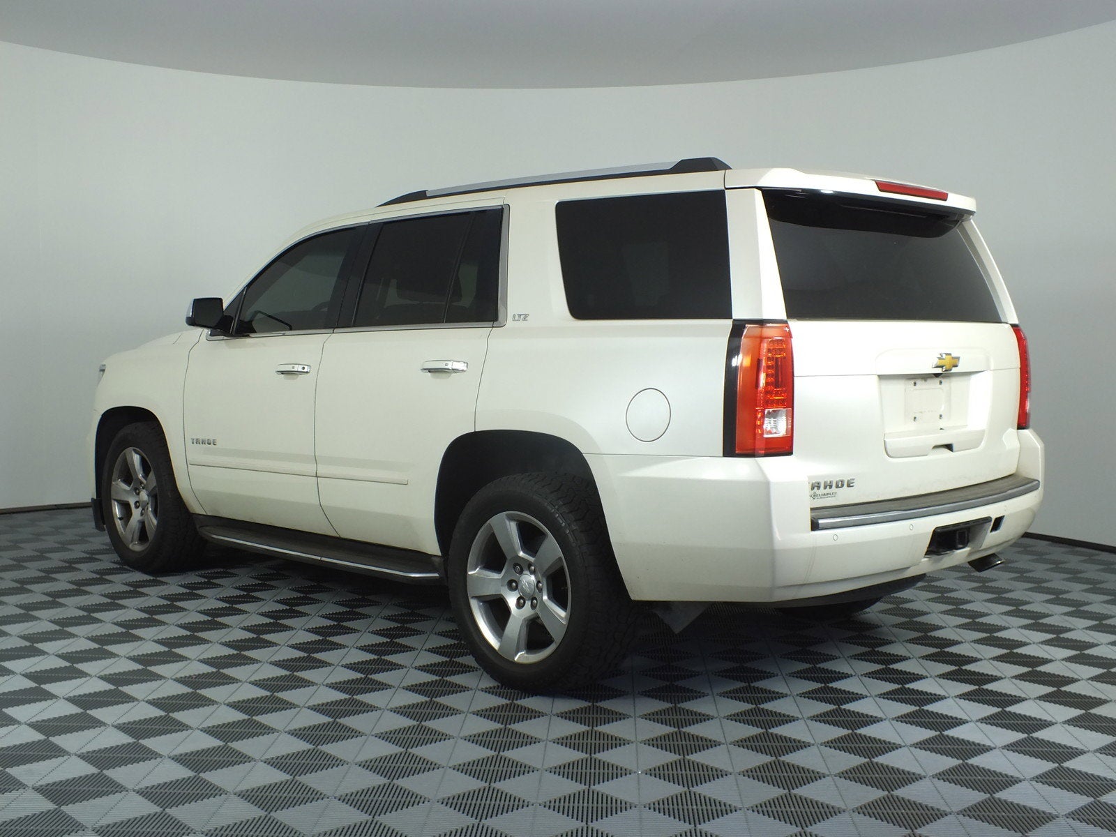 2015 Chevrolet Tahoe LTZ 4WD *LOOKS GREAT!*