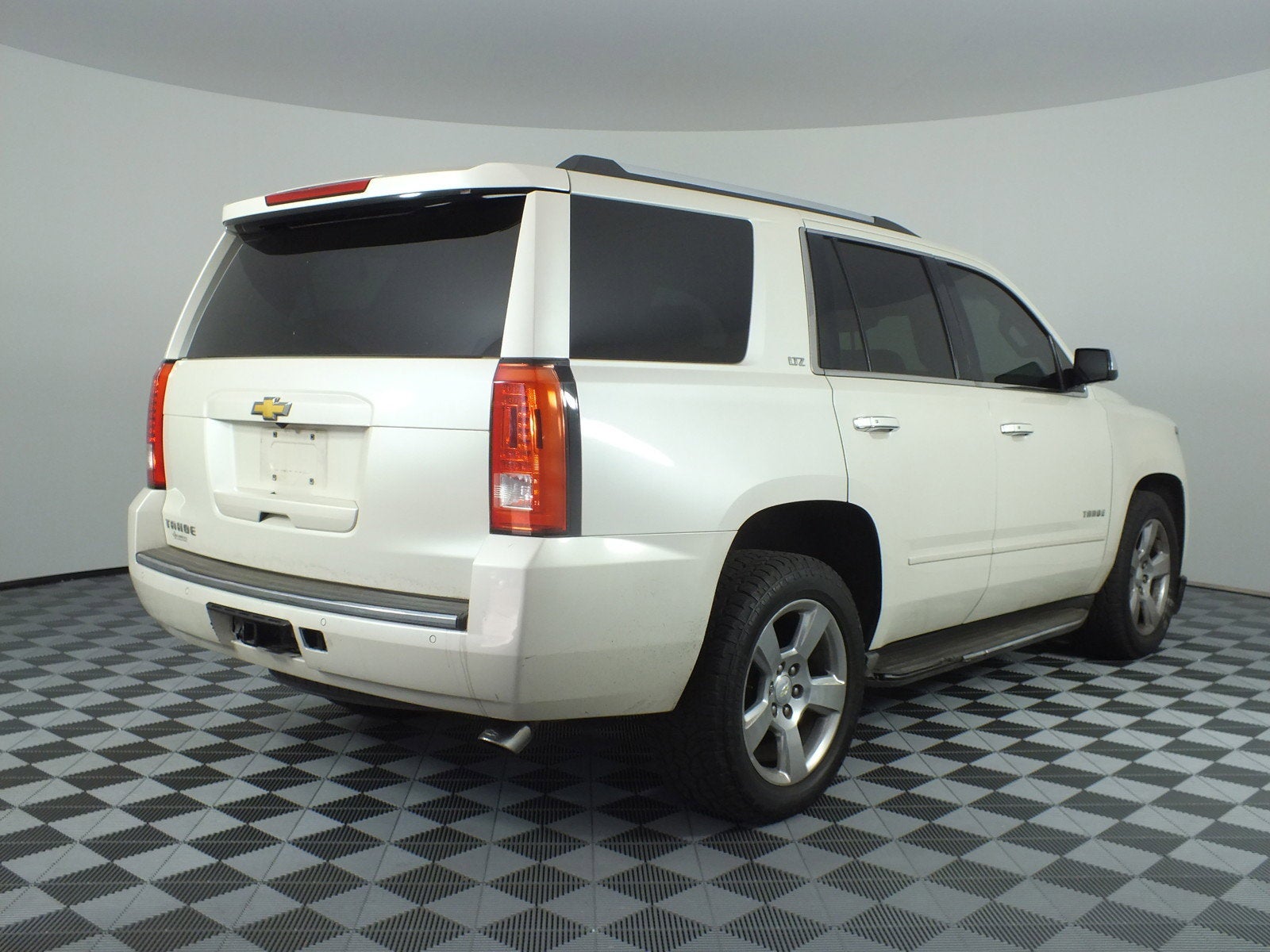 2015 Chevrolet Tahoe LTZ 4WD *LOOKS GREAT!*