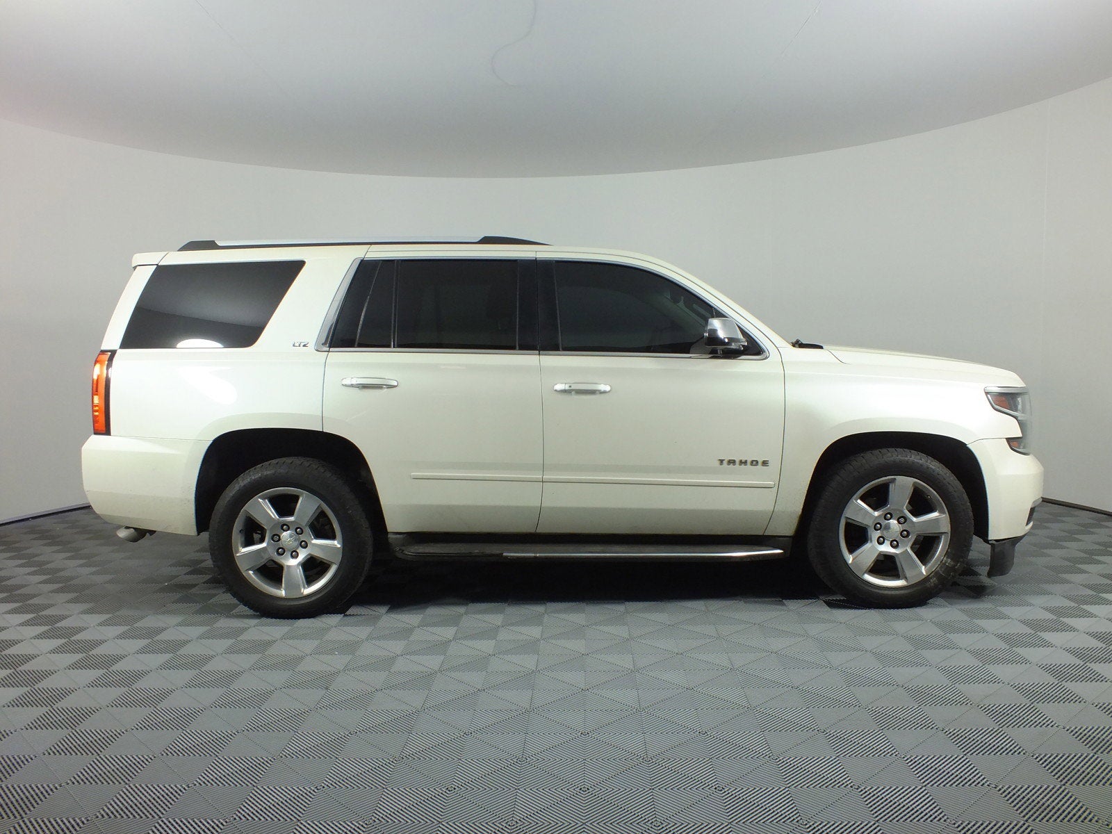 2015 Chevrolet Tahoe LTZ 4WD *LOOKS GREAT!*