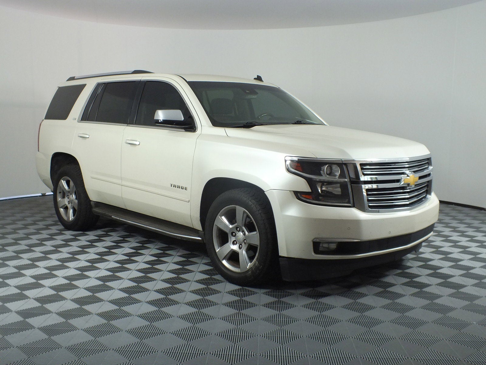 2015 Chevrolet Tahoe LTZ 4WD *LOOKS GREAT!*