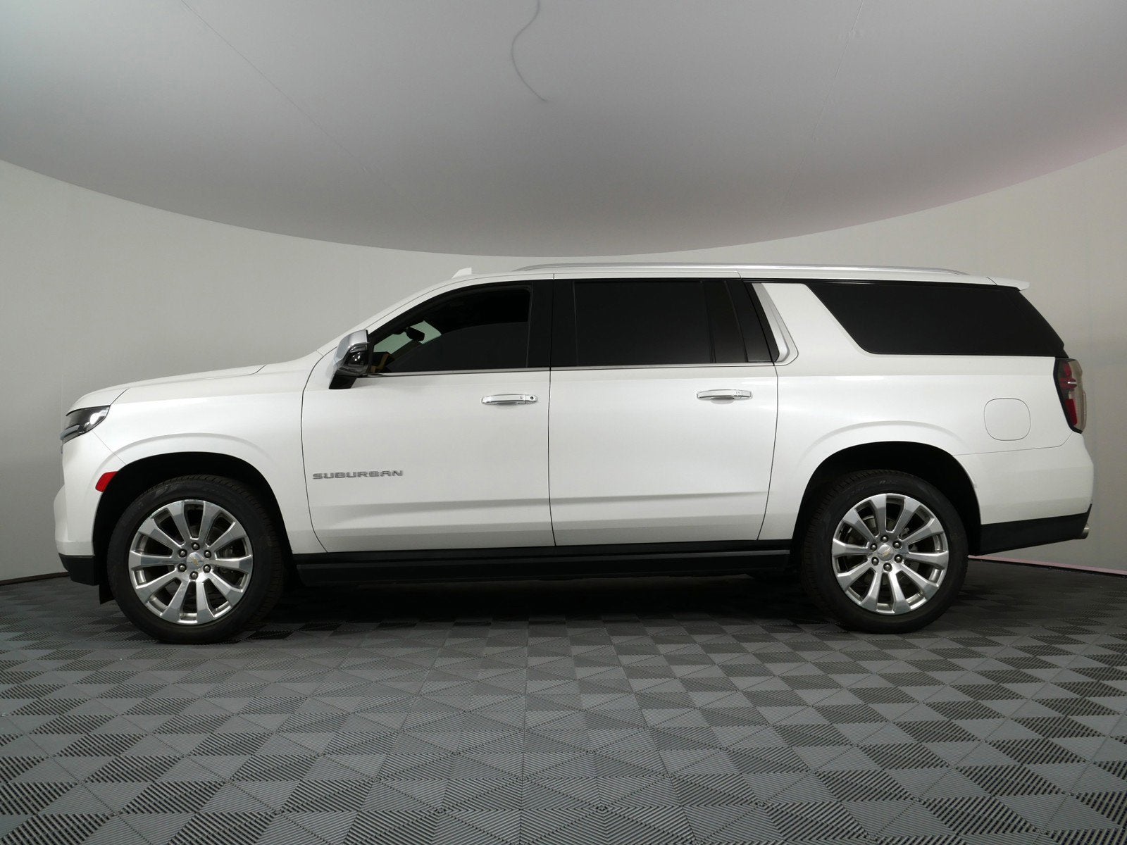2022 Chevrolet Suburban Premier 4WD *LOOKS GREAT!*