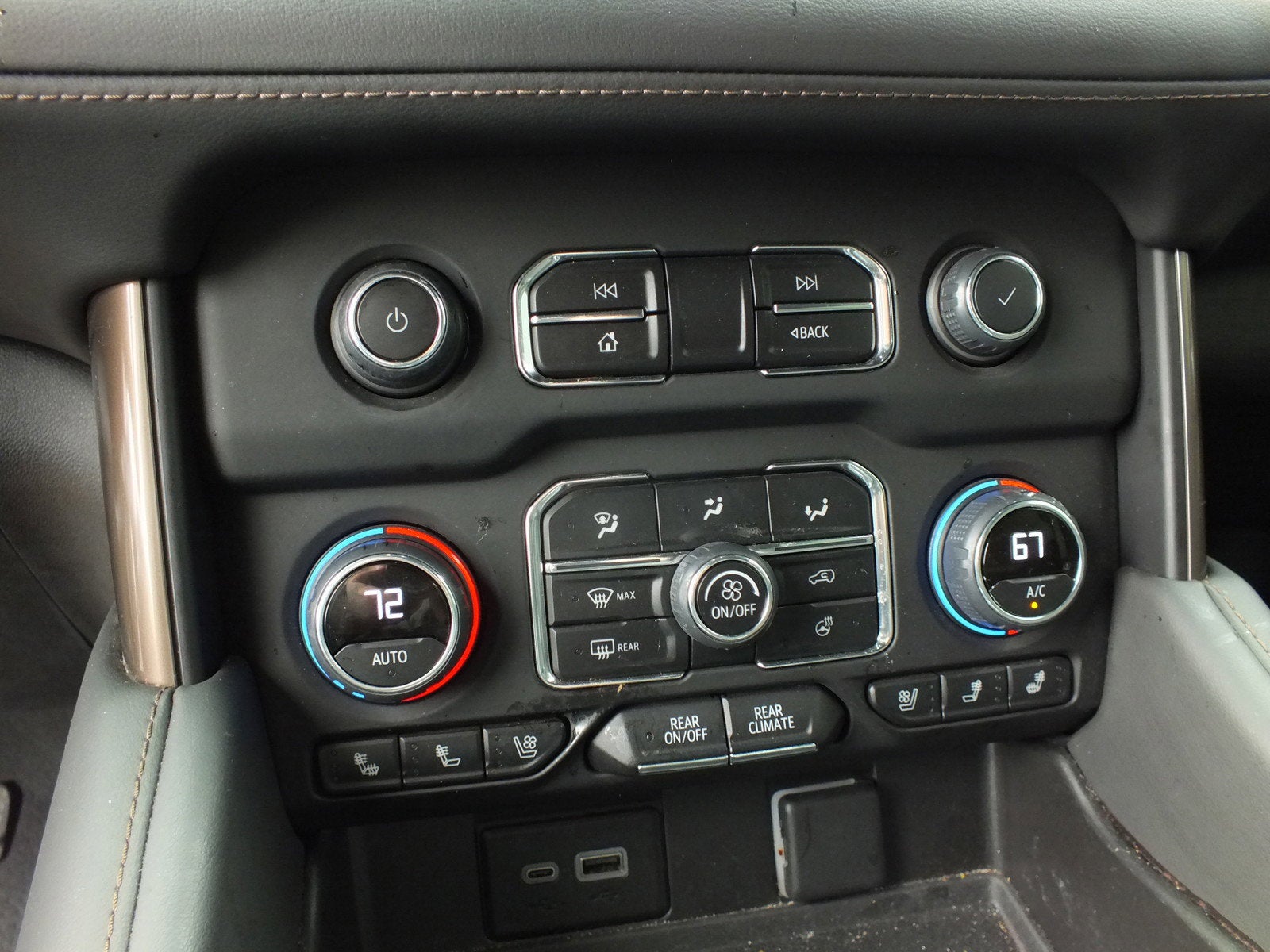 2023 Chevrolet Suburban High Country